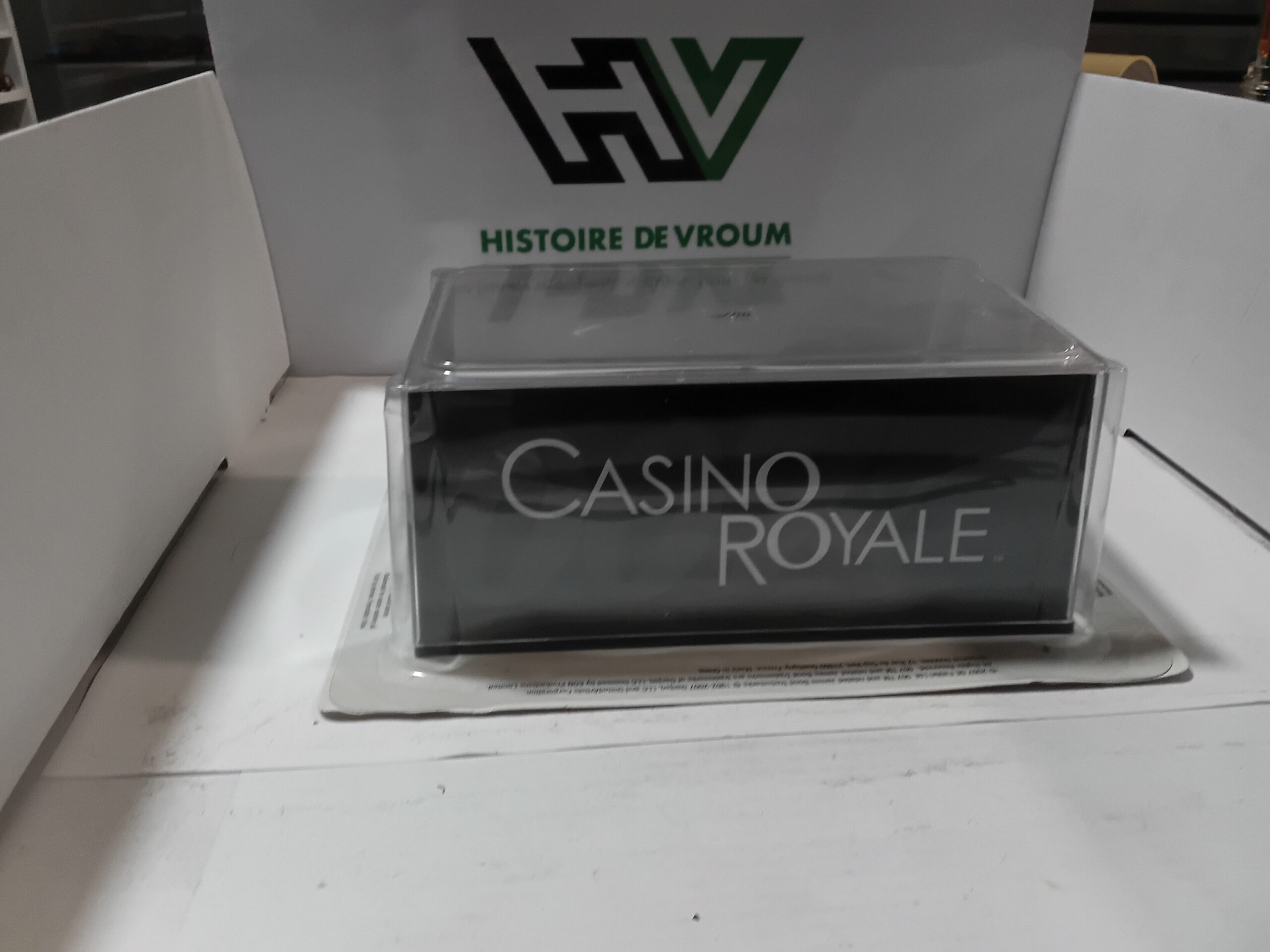 Aston Martin DBS - Casino Royale 007 James Bond + livret – Image 5