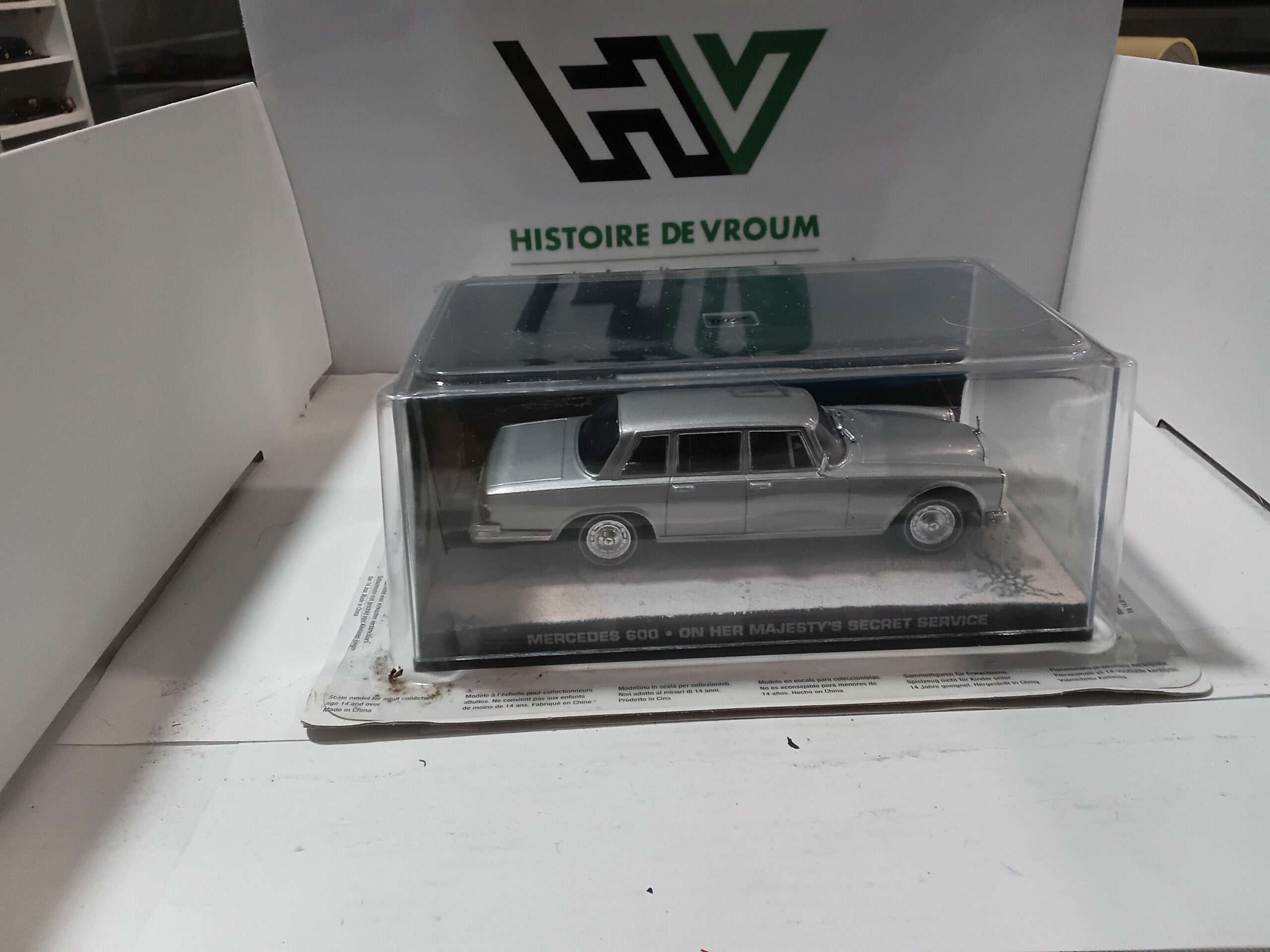 Mercedes 600 - On Her Majesty's Secret Service 007 James Bond + livret