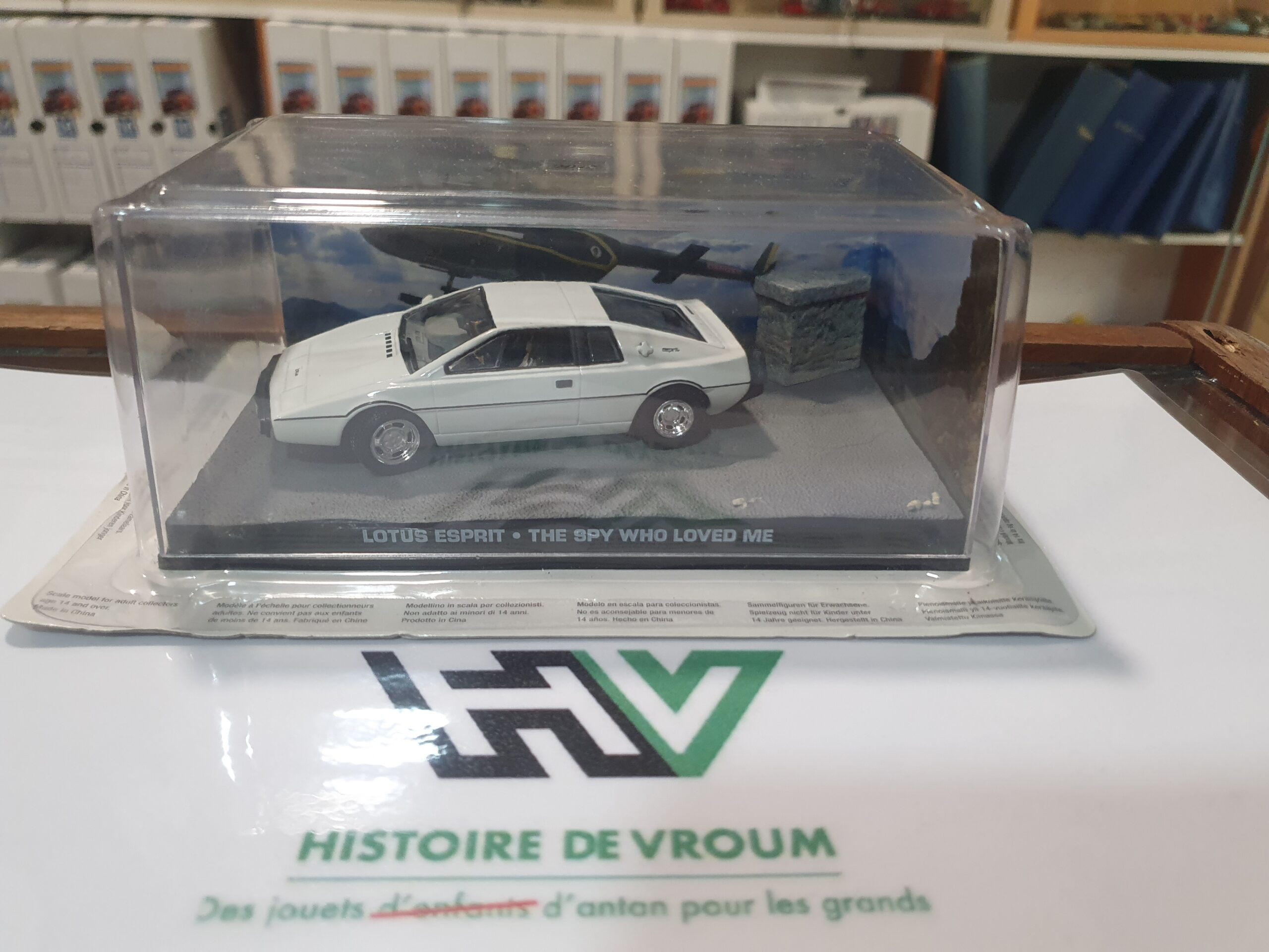 Miniature Lotus Esprit 1/43 - James Bond 007 L'Espion qui m'aimait (Version Sous-marine) - État Collection + Livret