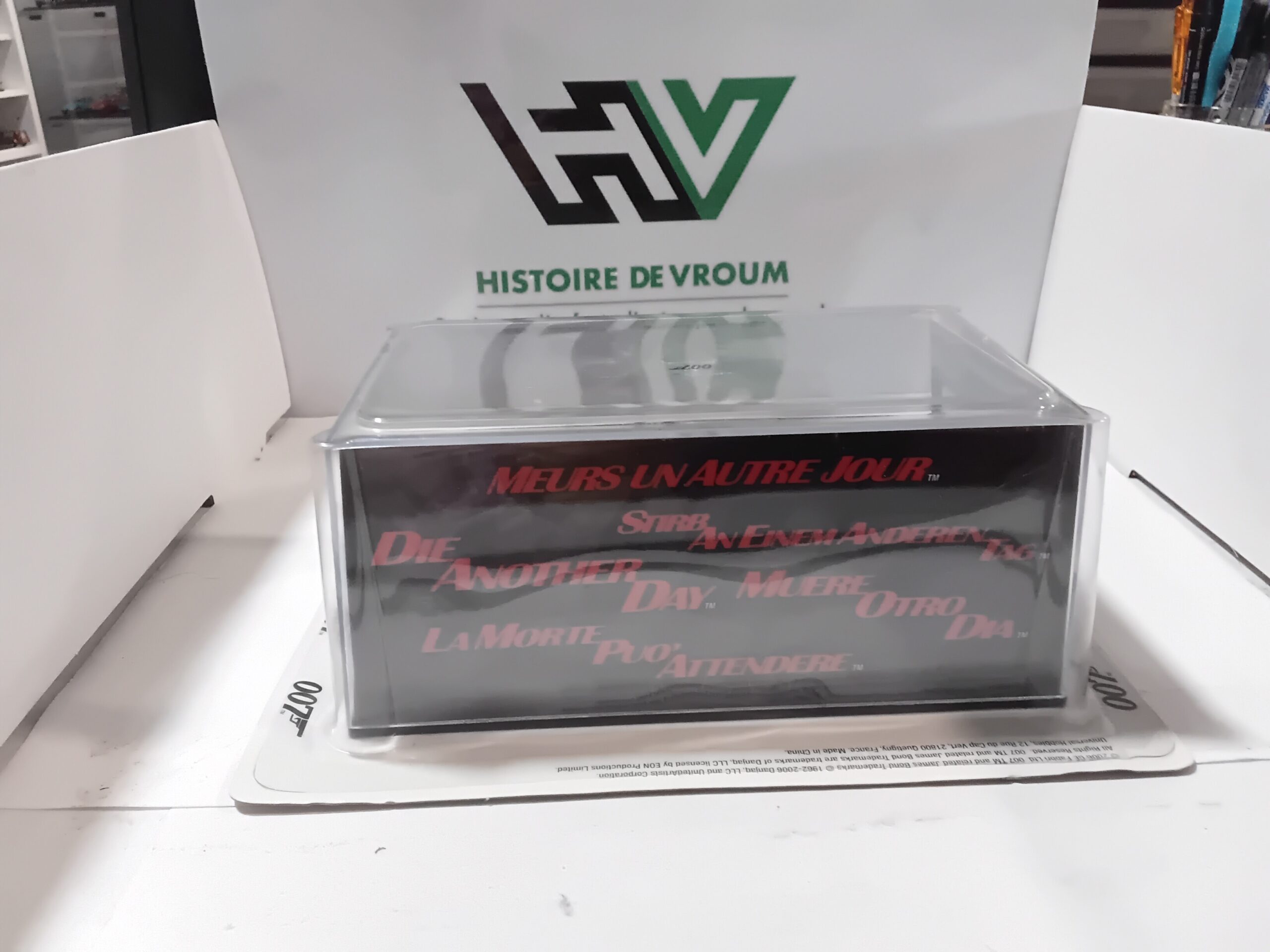 Aston Martin V12 Vanquish - Die Another Day 007 James Bond + livret – Image 6