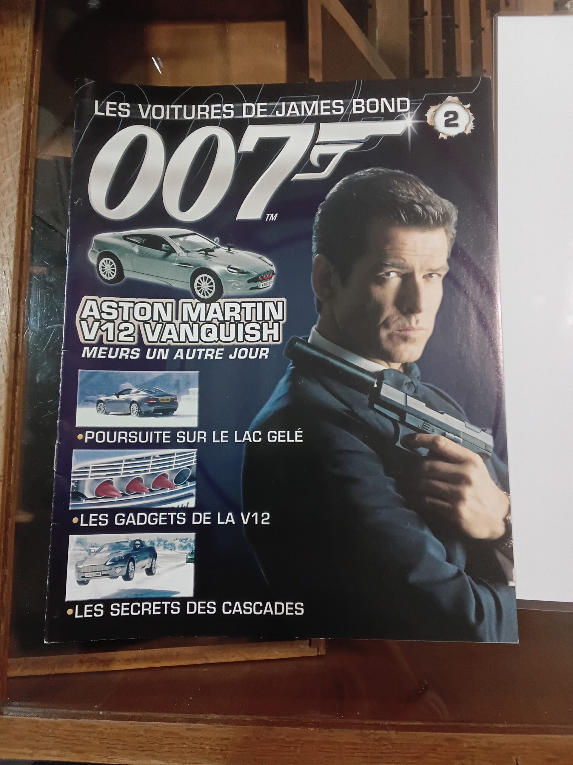 Aston Martin V12 Vanquish - Die Another Day 007 James Bond + livret – Image 7