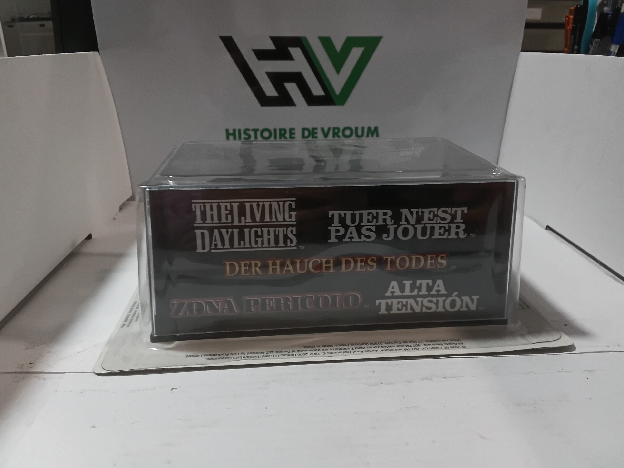 Aston Martin V8 Vantage - The Living Daylights 007 James Bond + livret – Image 6