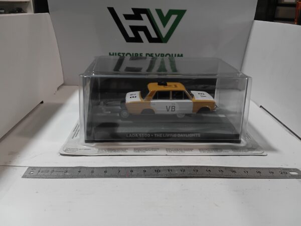 Lada 1500 - The Living Daylights 007 James Bond + livret