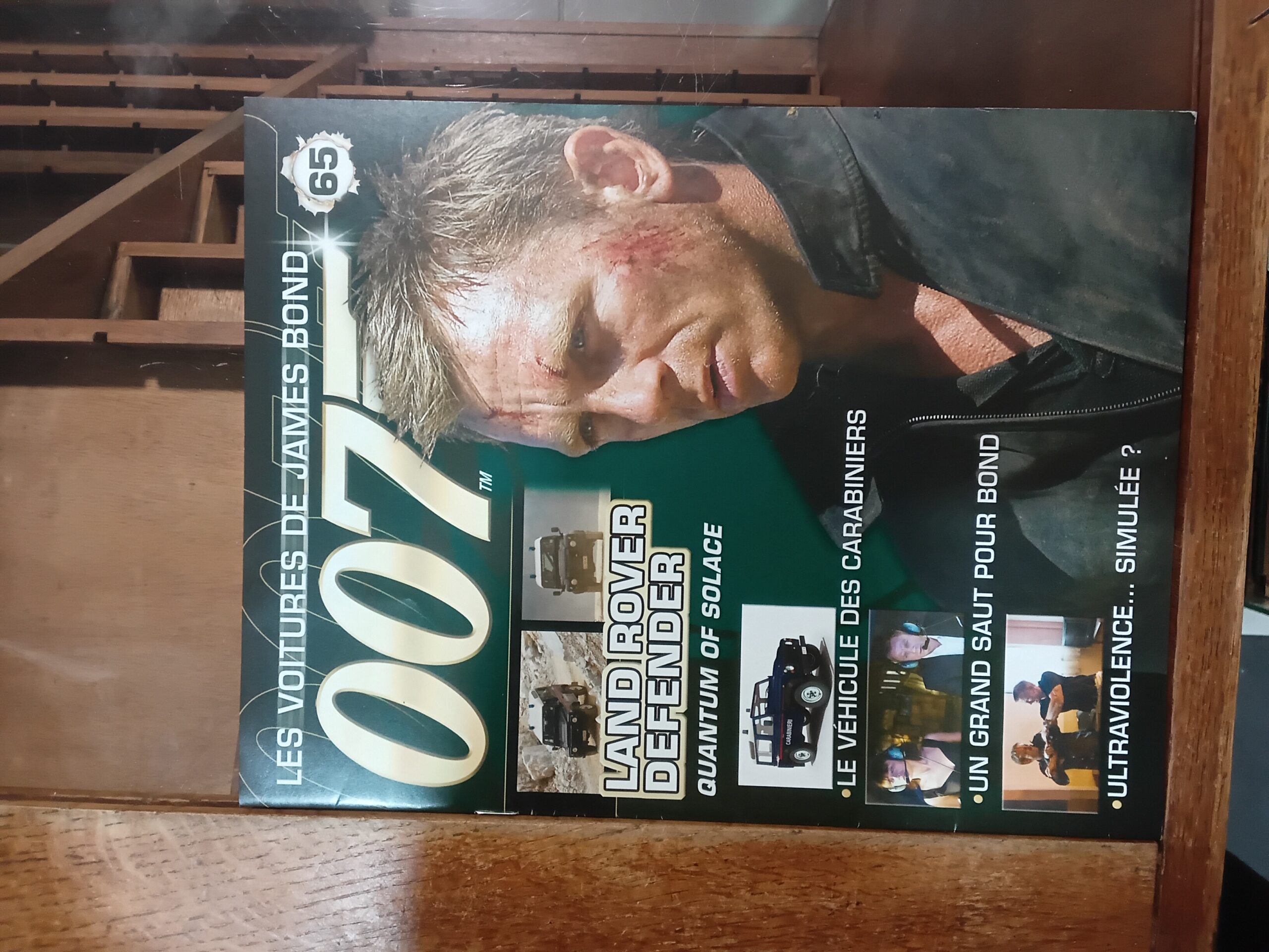 Land Rover Defender - Quantum of Solage 007 James Bond + livret – Image 7