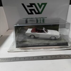 Ford Mustang Convertible - Goldfinger 007 James Bond + livret