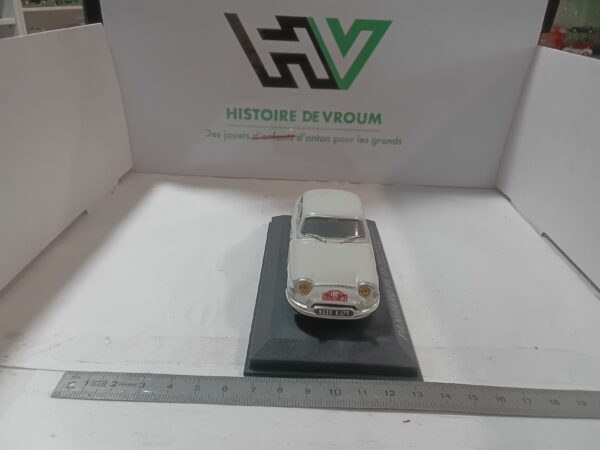 Miniature Panhard PL17 Rallye Monte-Carlo 1961 - N°174 - 1/43 - Altaya/IXO – Image 6