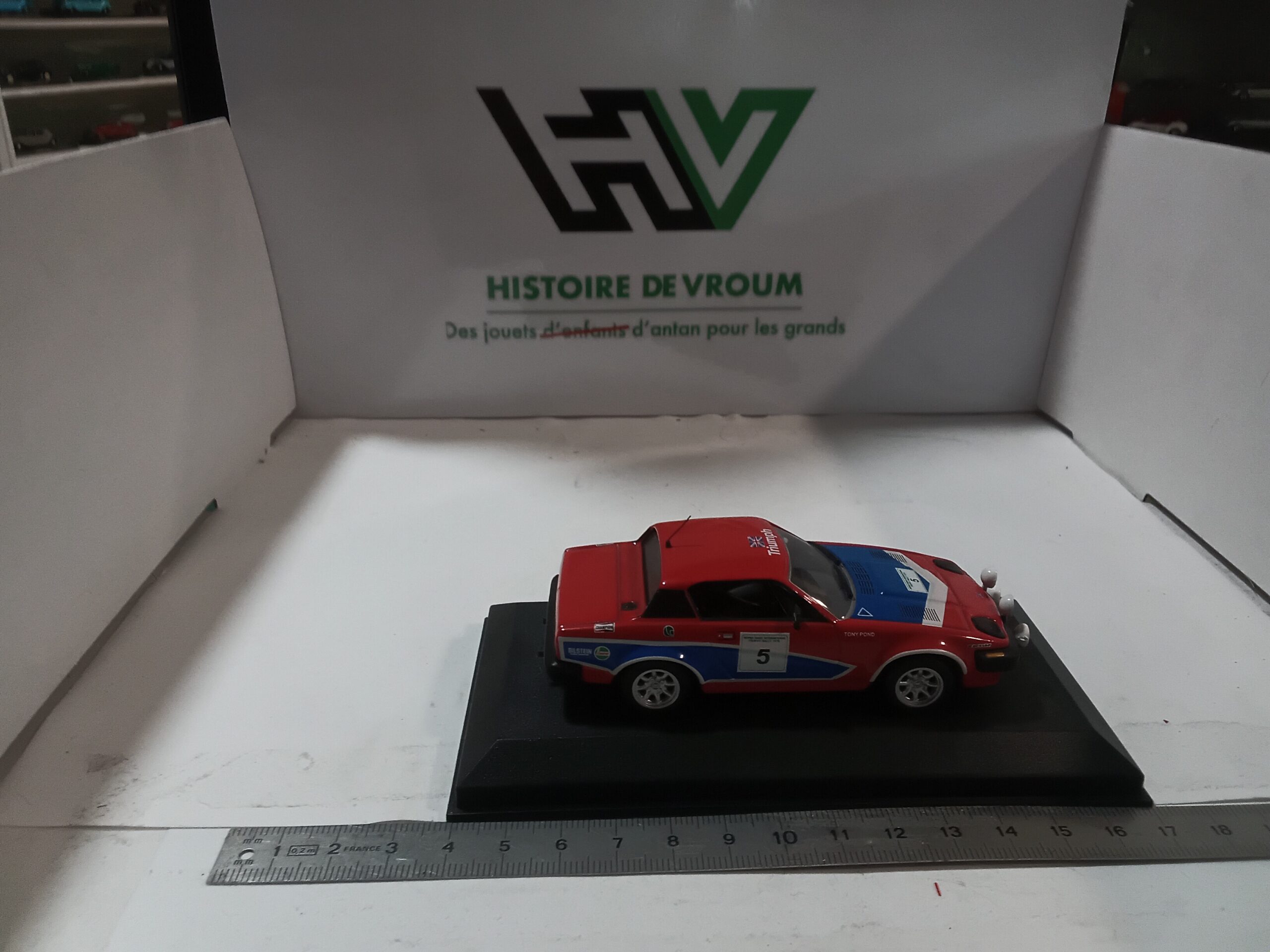 🇬🇧 Miniature 1/43 RALLYE - TRIUMPH TR7 V8 Gr.4 - LÉGENDE ANGLAISE (Presse) – Image 4