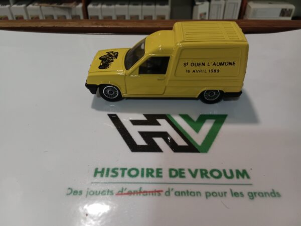 Miniature Solido 1/43 - Renault Express " St Ouen l'Aumone " Jaune