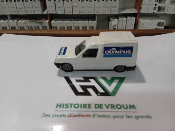 Miniature Solido 1/43 - Renault Express " Olympus " Blanche