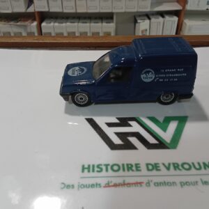 Miniature Solido 1/43 - Renault Express " Centre St Pierre 25000 Besancon Tacot " Bleue