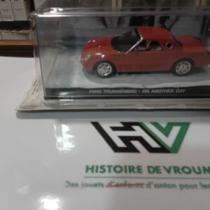 Ford Thunderbird - Die Another Day 007 James Bond + livret