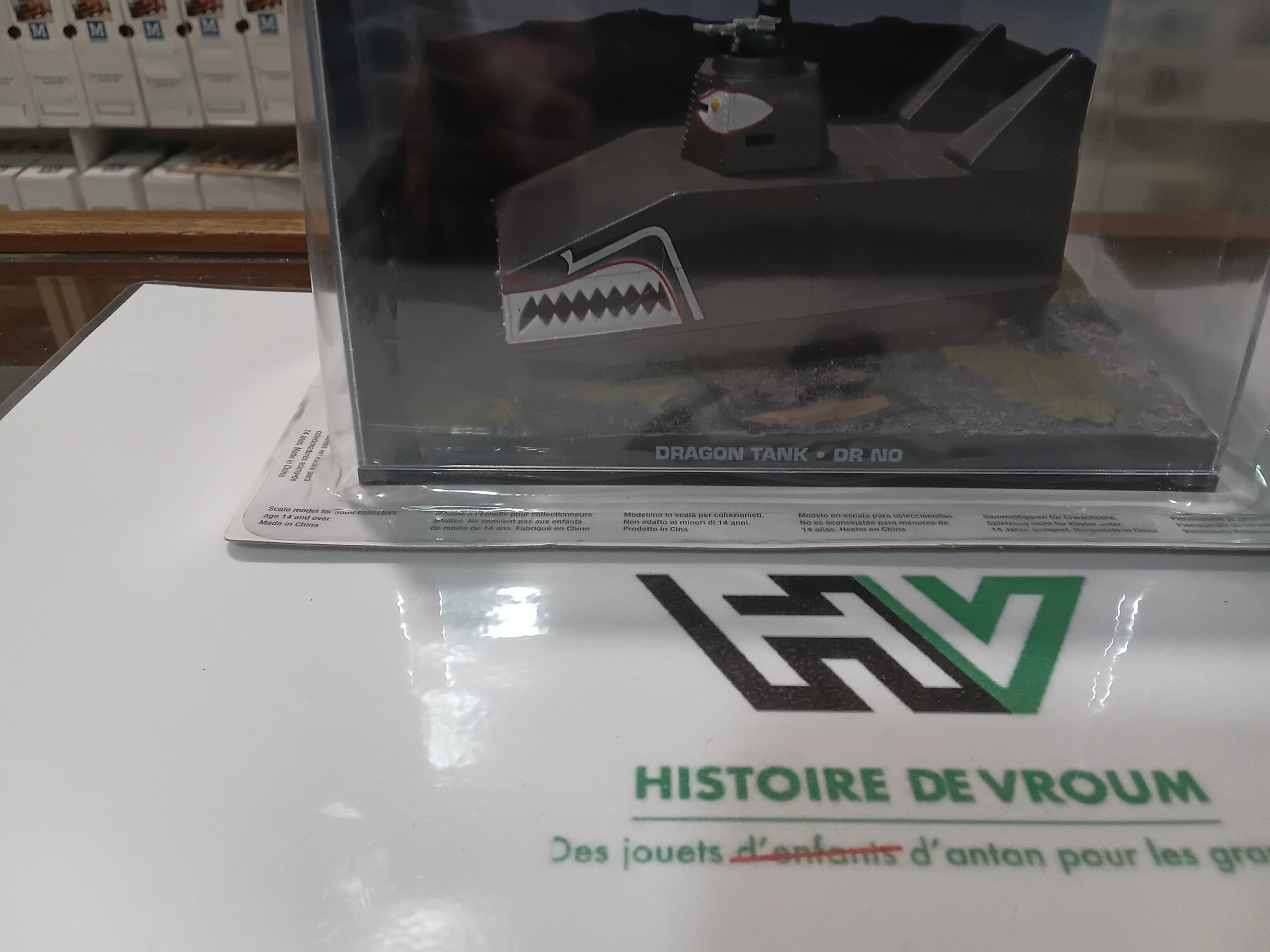 Dragon Tank - DR No 007 James Bond + livret