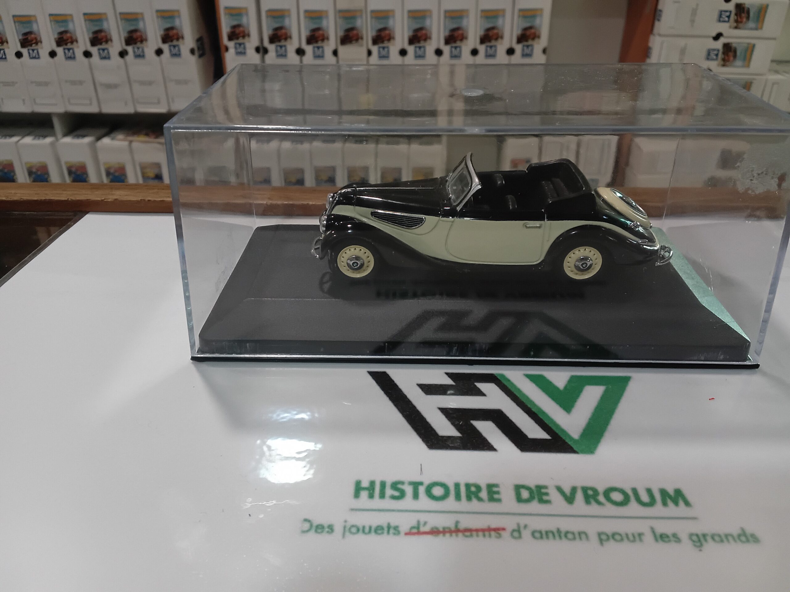 BMW 327 Cabriolet 1/43 Noir/Beige Details Cars 1941