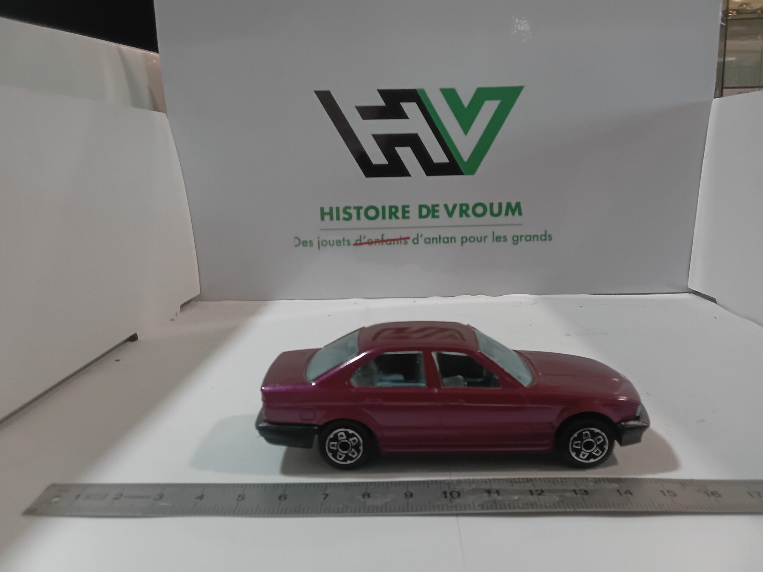 BMW 535 I 1/43 Violette Bugaro ( made in Italy ) – Image 5