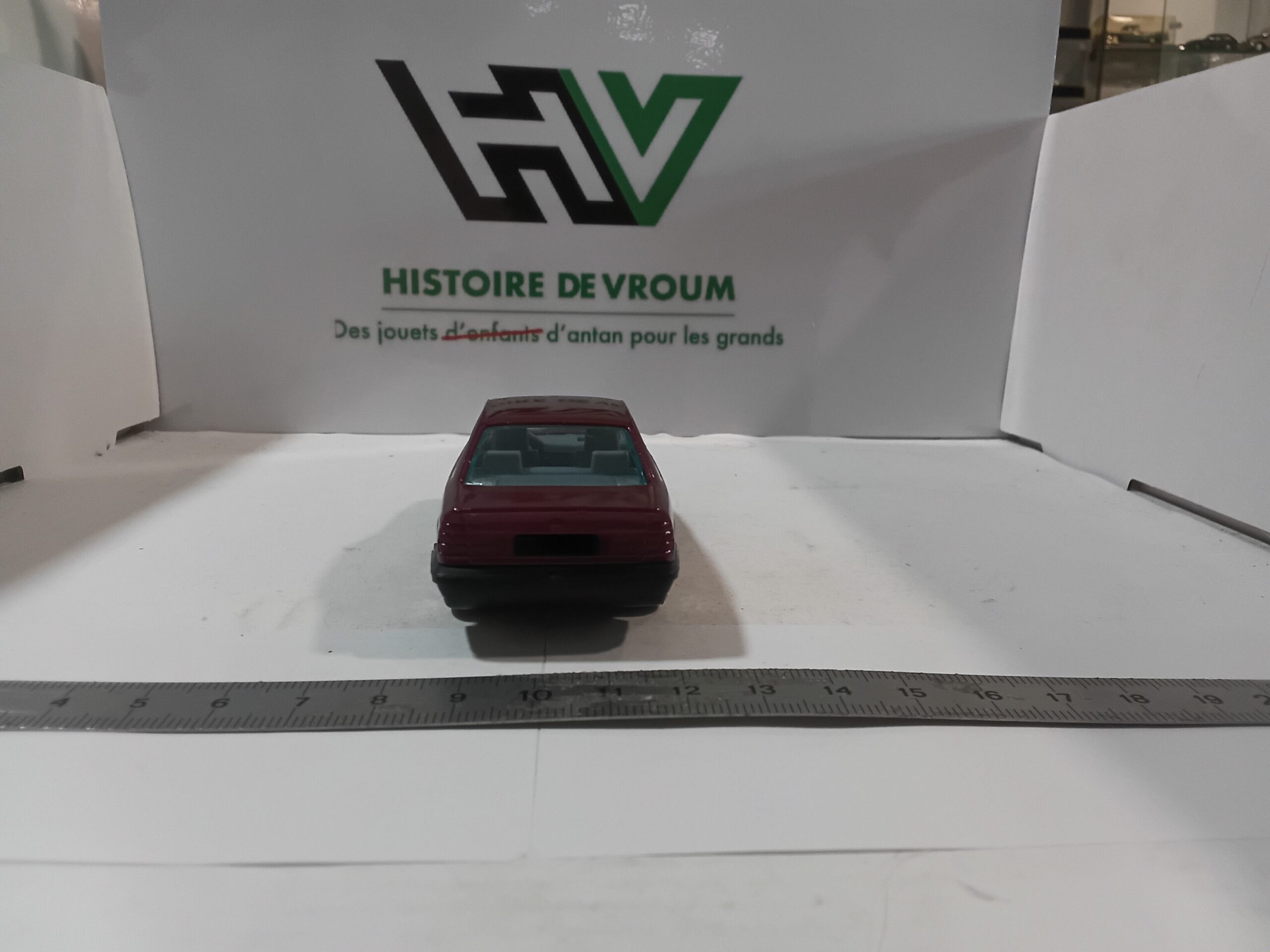 BMW 535 I 1/43 Violette Bugaro ( made in Italy ) – Image 8