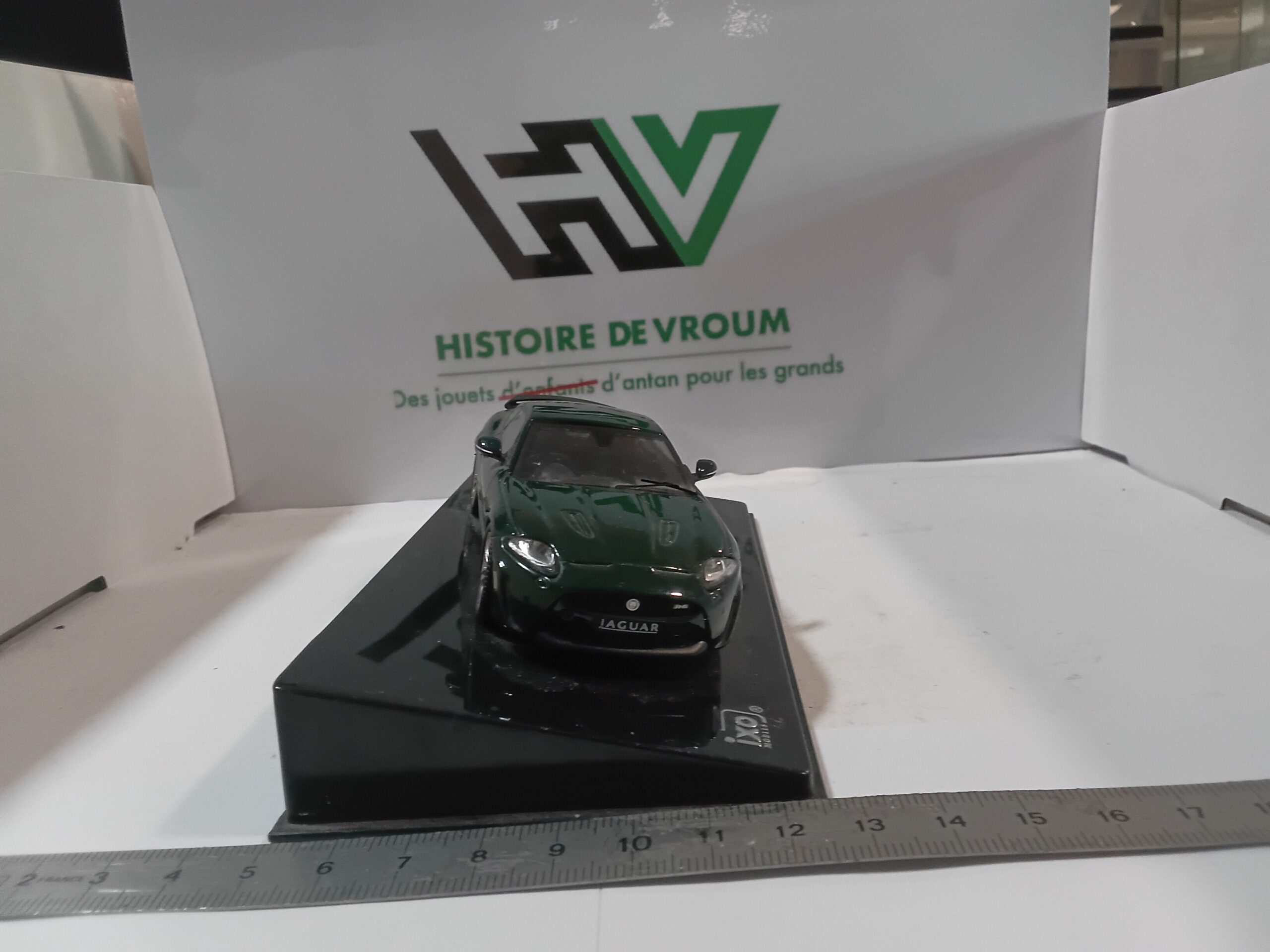 Jaguar XKR-S 2010 Verte Ixo Models 1/43 – Image 7