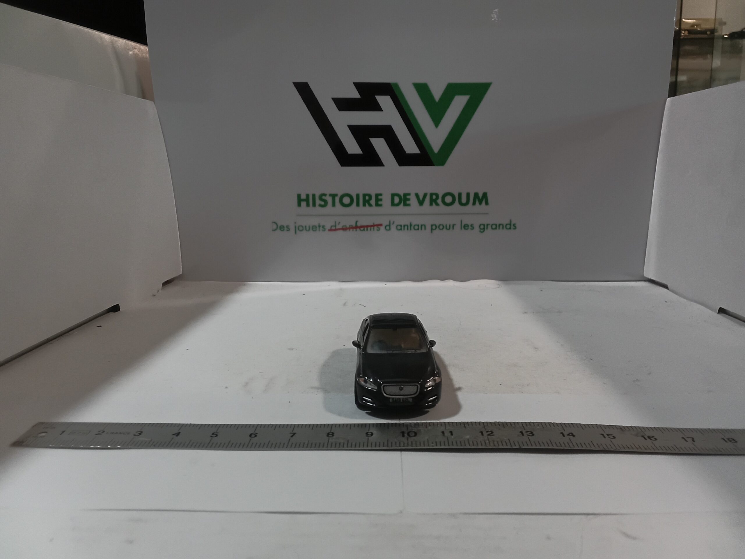 Jaguar XJ 1/66 Noire Oxford – Image 7