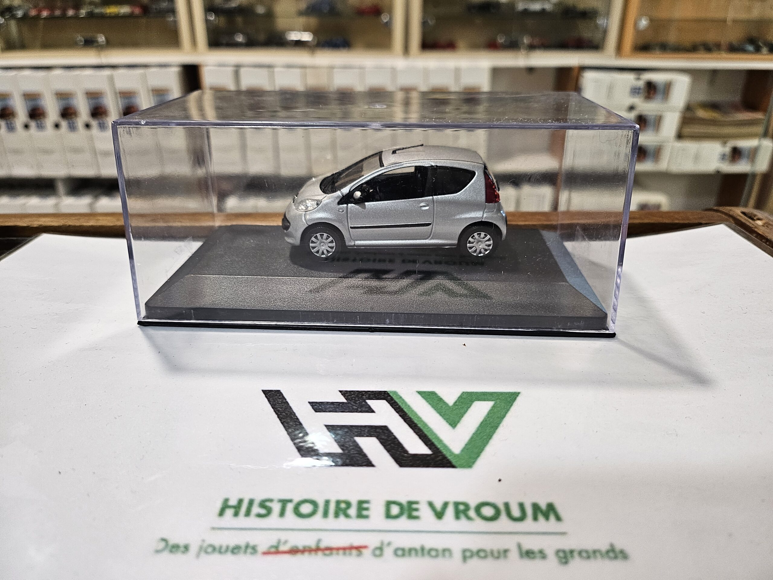 ✨ PEUGEOT 107 Gris Métal - Miniature NOREV 1/43 - Collection Citadine (Sous Vitrine)