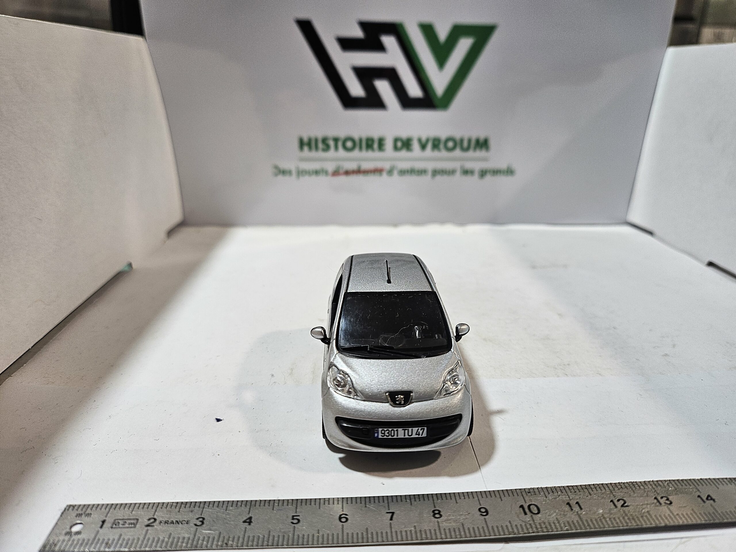 ✨ PEUGEOT 107 Gris Métal - Miniature NOREV 1/43 - Collection Citadine (Sous Vitrine) – Image 5