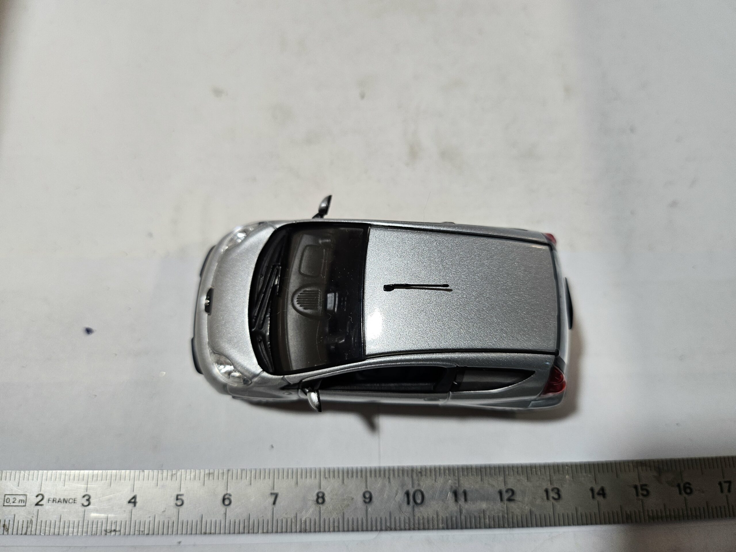 ✨ PEUGEOT 107 Gris Métal - Miniature NOREV 1/43 - Collection Citadine (Sous Vitrine) – Image 7