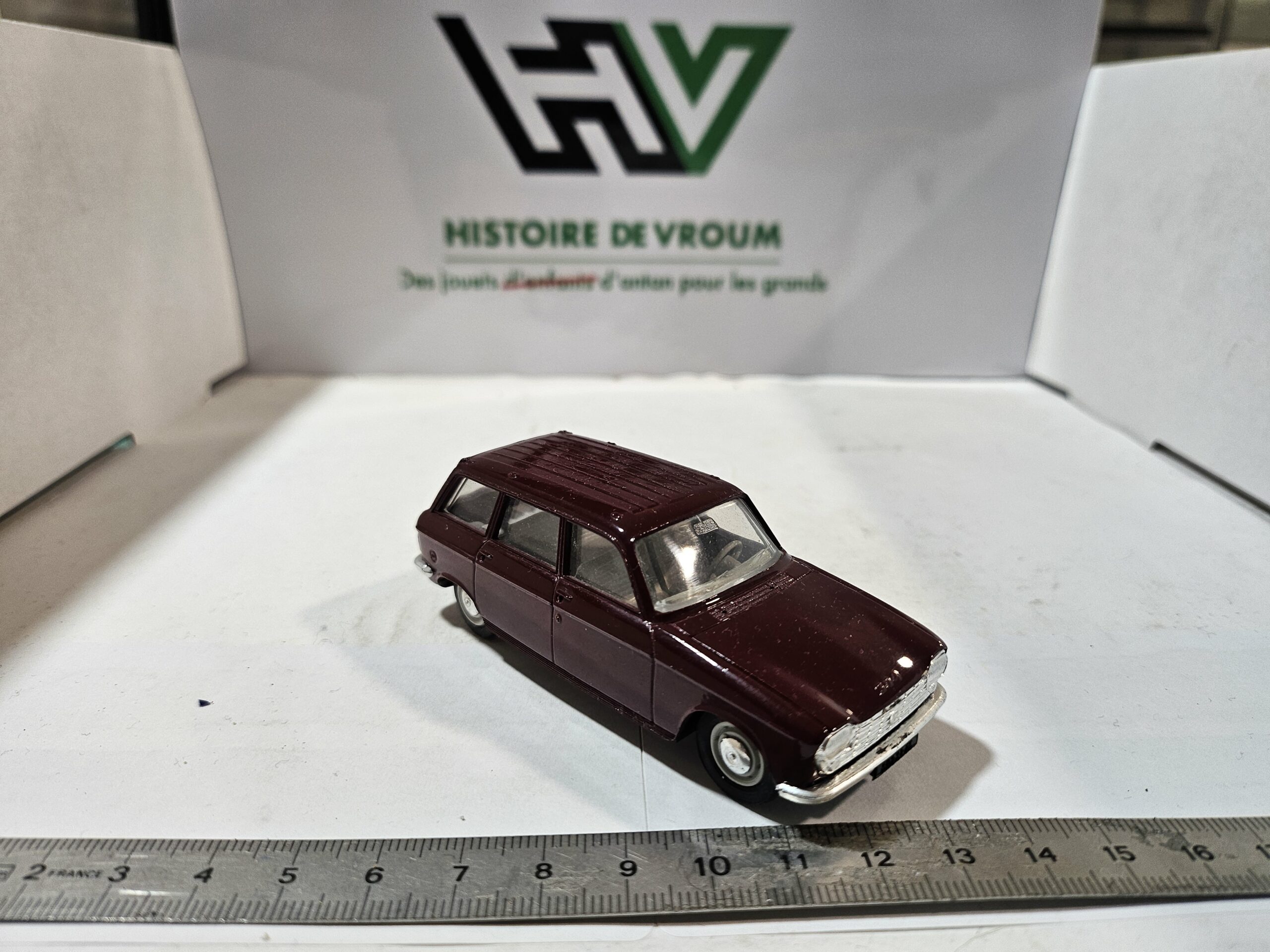 🇫🇷 PEUGEOT 204 Break (1965-1976) - Miniature ELIGOR 1/43 - Rouge Bordeaux – Image 2