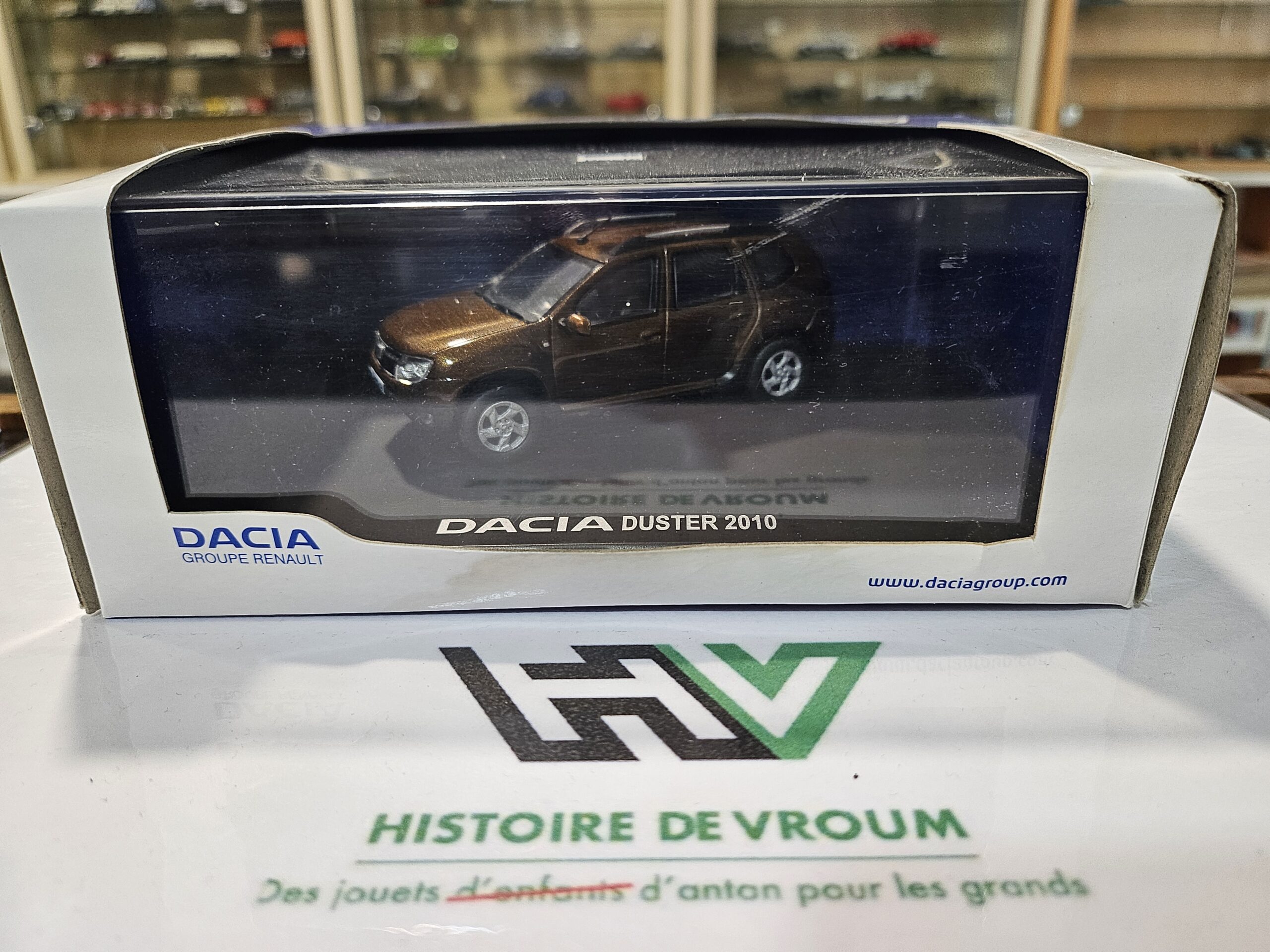 RARE Dacia Duster 2010 – Miniature 1/43 – Édition Constructeur DACIA (Boîte Originale) – BRUN