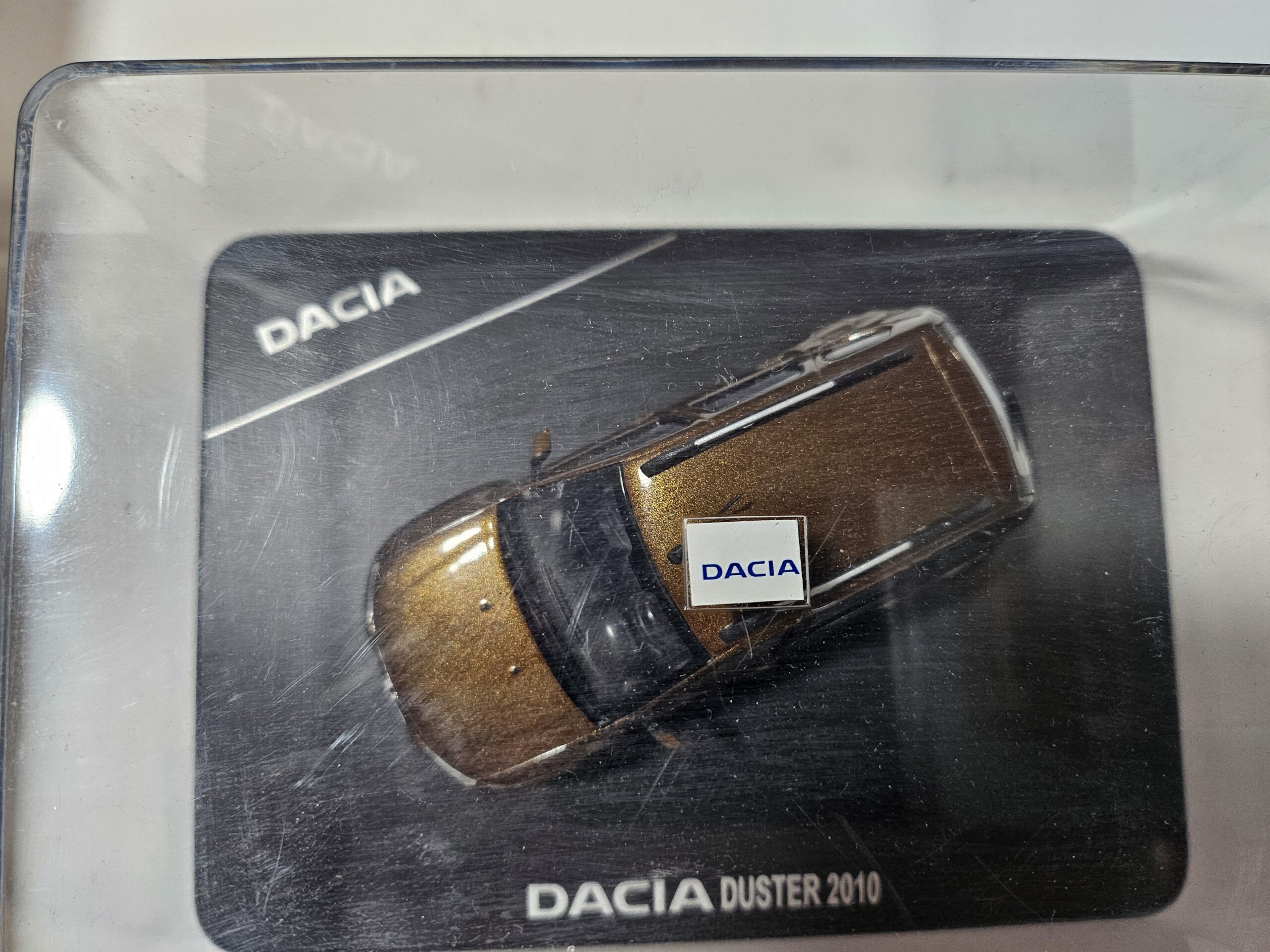 RARE Dacia Duster 2010 – Miniature 1/43 – Édition Constructeur DACIA (Boîte Originale) – BRUN – Image 5