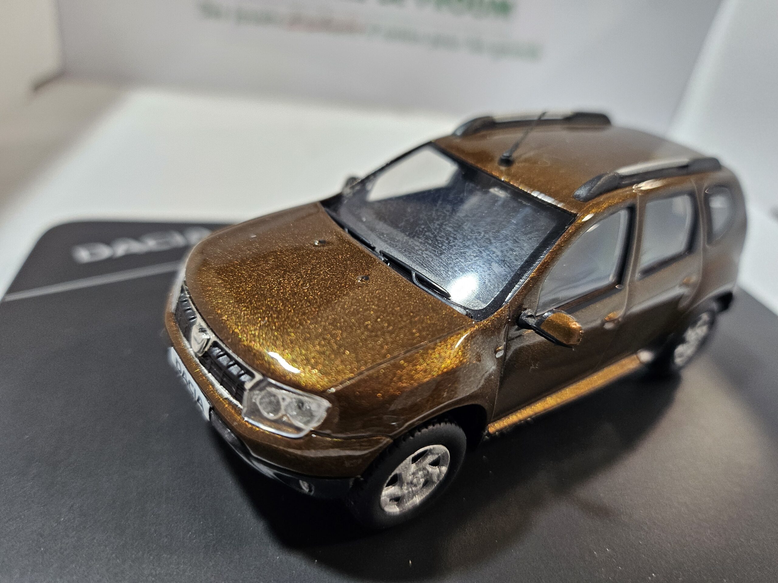 RARE Dacia Duster 2010 – Miniature 1/43 – Édition Constructeur DACIA (Boîte Originale) – BRUN – Image 6