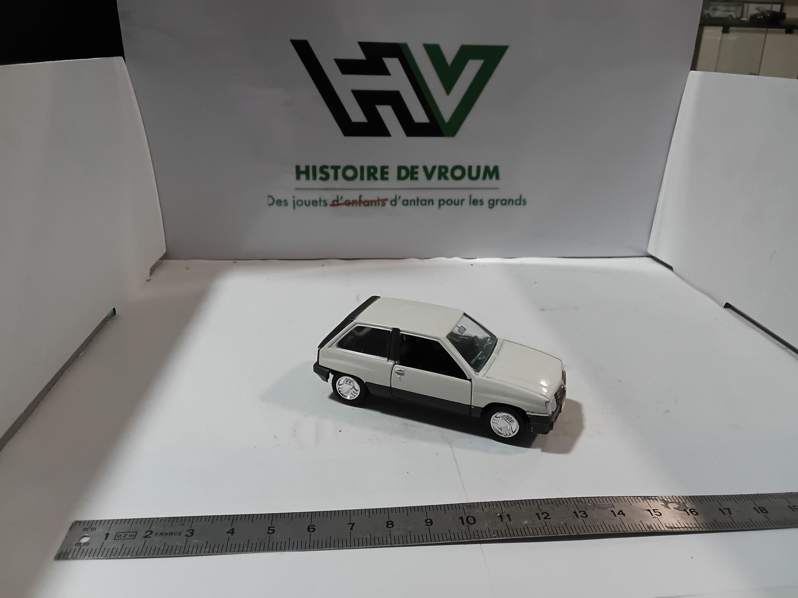 Opel Corsa A SR Blanche 1/43 1159 Gama – Image 4