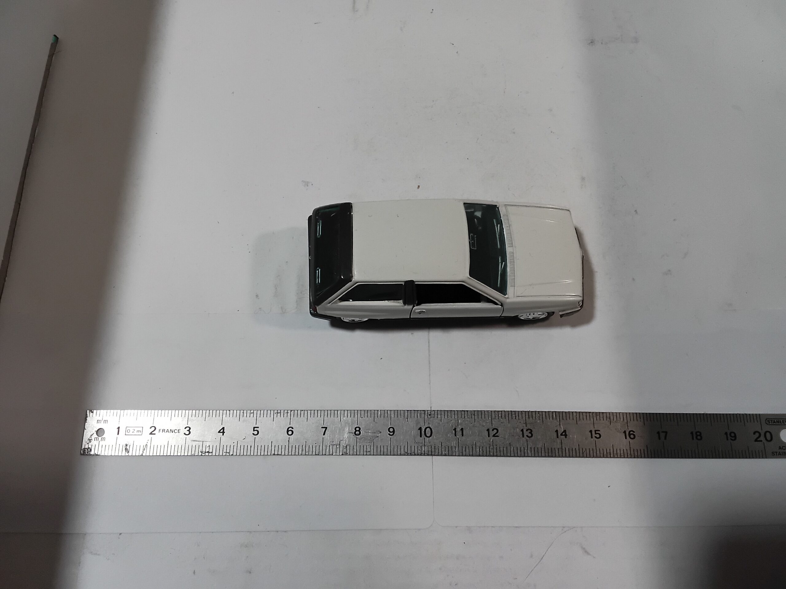 Opel Corsa A SR Blanche 1/43 1159 Gama – Image 5