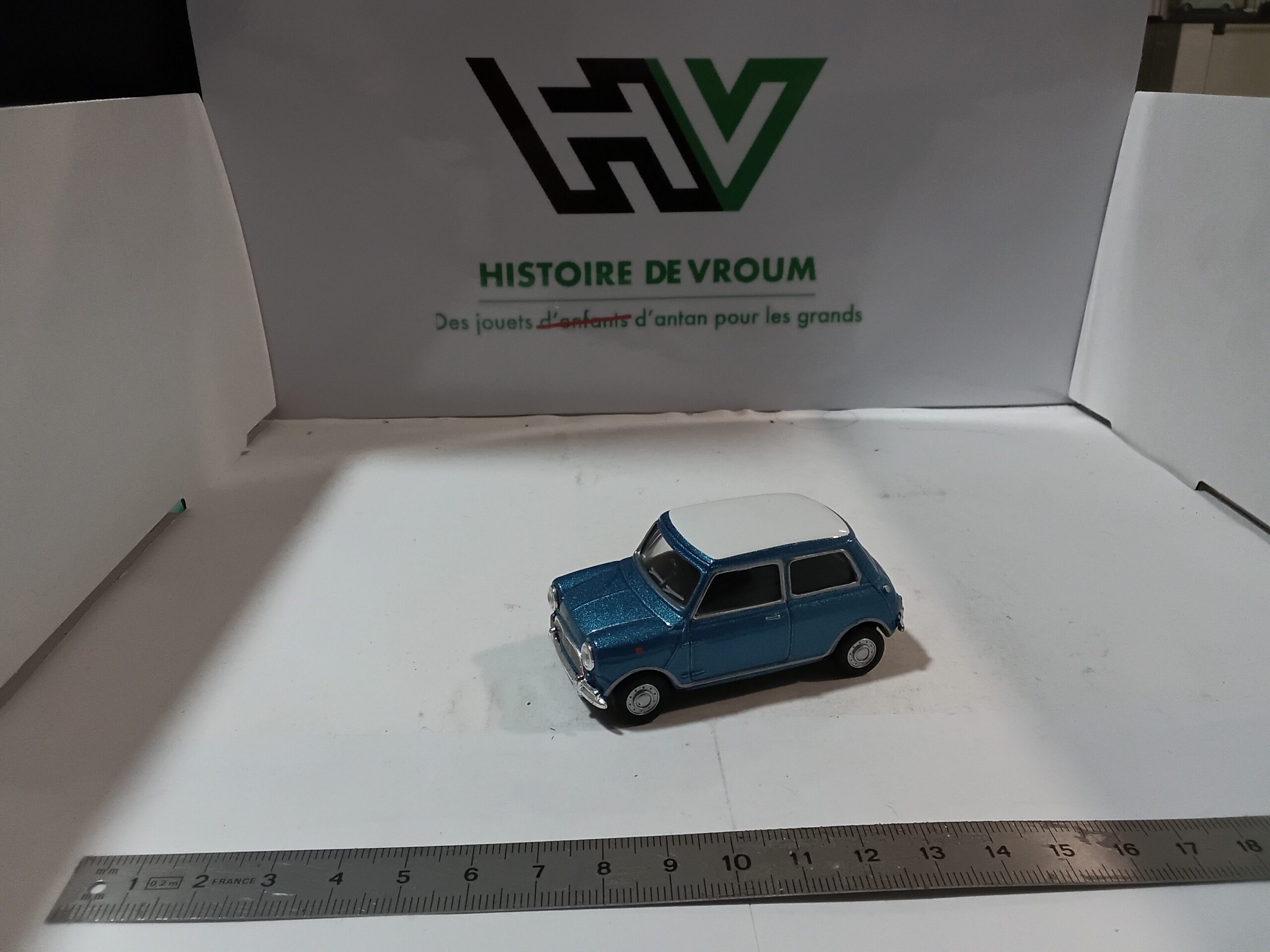 Miniature Austin MINI Cooper Classic Bleue 1/43 1967 – Image 4