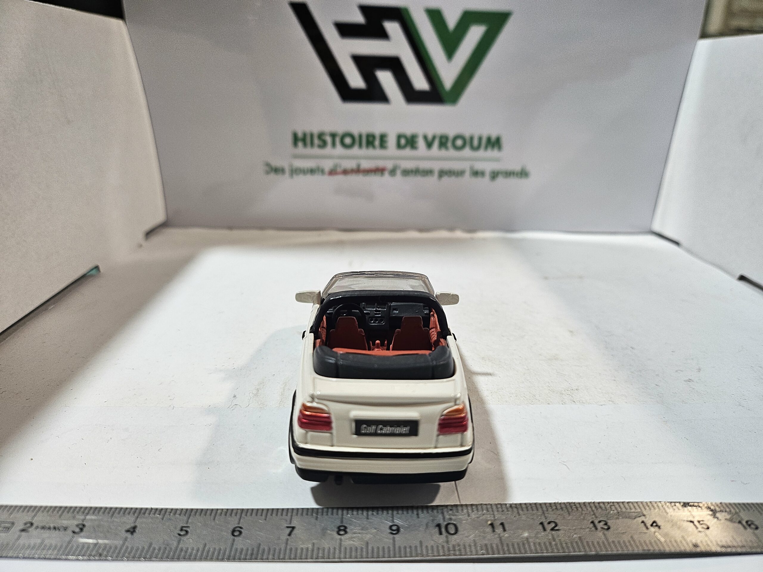 Miniature RARE VOLKSWAGEN GOLF III CABRIOLET (1993) 1/43 - NEWRAY - Blanc/Intérieur Bordeaux – Image 5