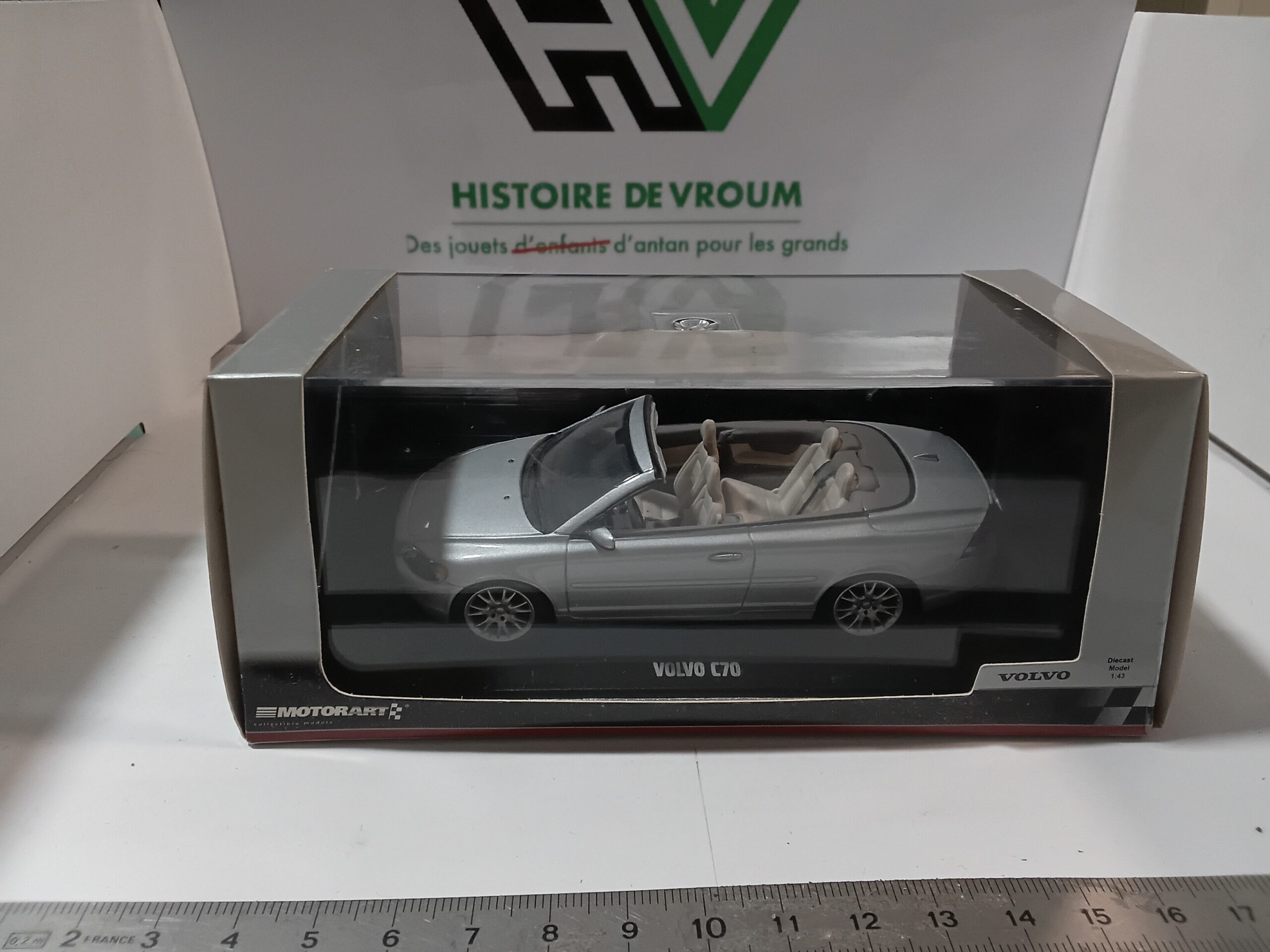 Volvo C70 Grise 2005 1/43