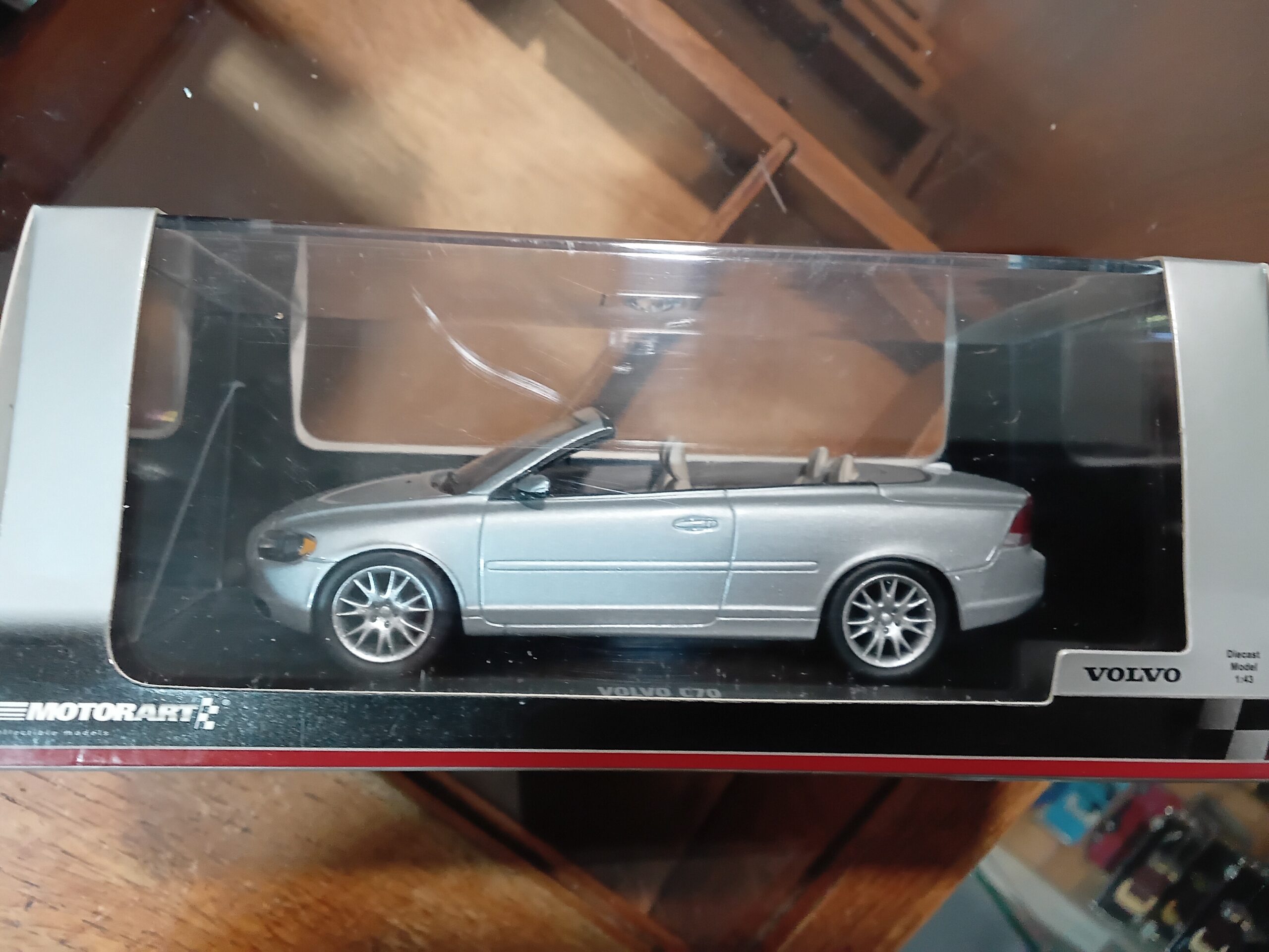 Volvo C70 Grise 2005 1/43 – Image 5