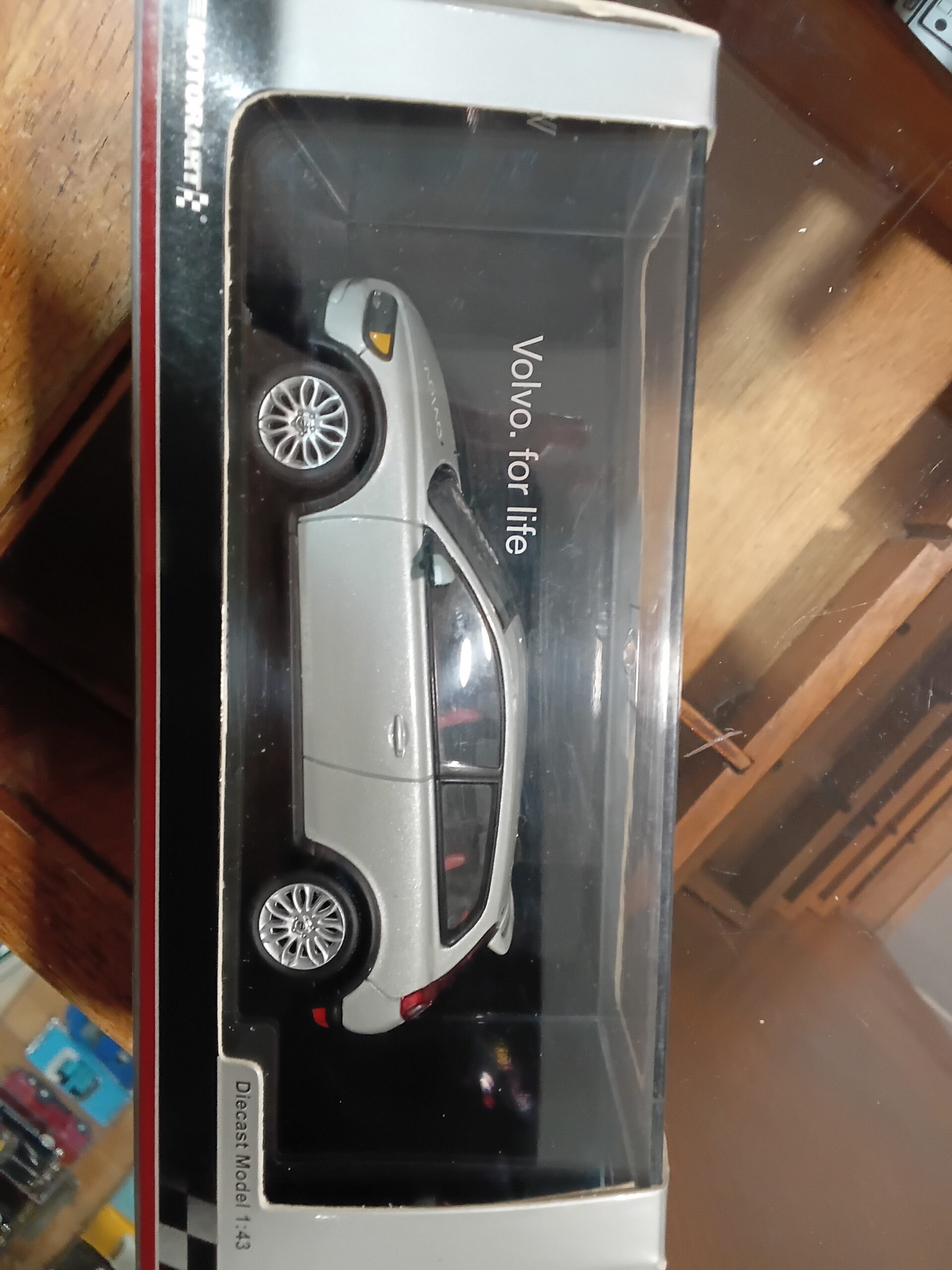 Volvo C30 Grise 1/43 – Image 5