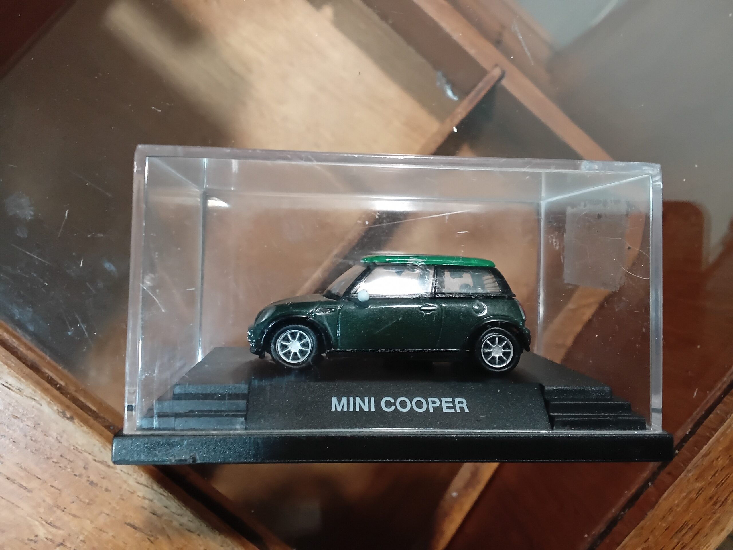 Mini Cooper R50 Verte 1/76 – Image 4