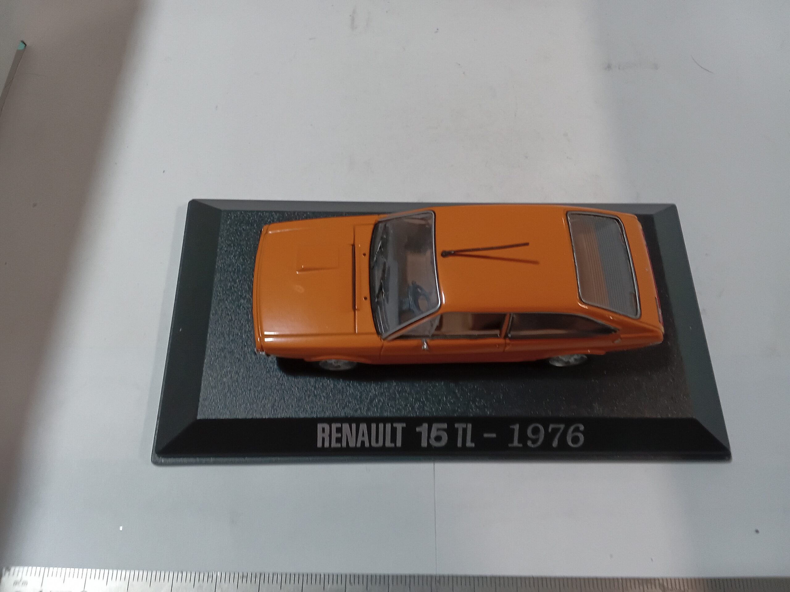 Renault 15 TL 1976 Orange 1/43 – Image 4