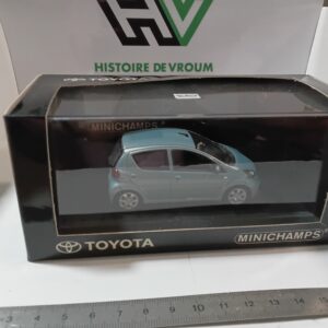Toyota Aygo 2005 Bleu 1/43 Minichamps