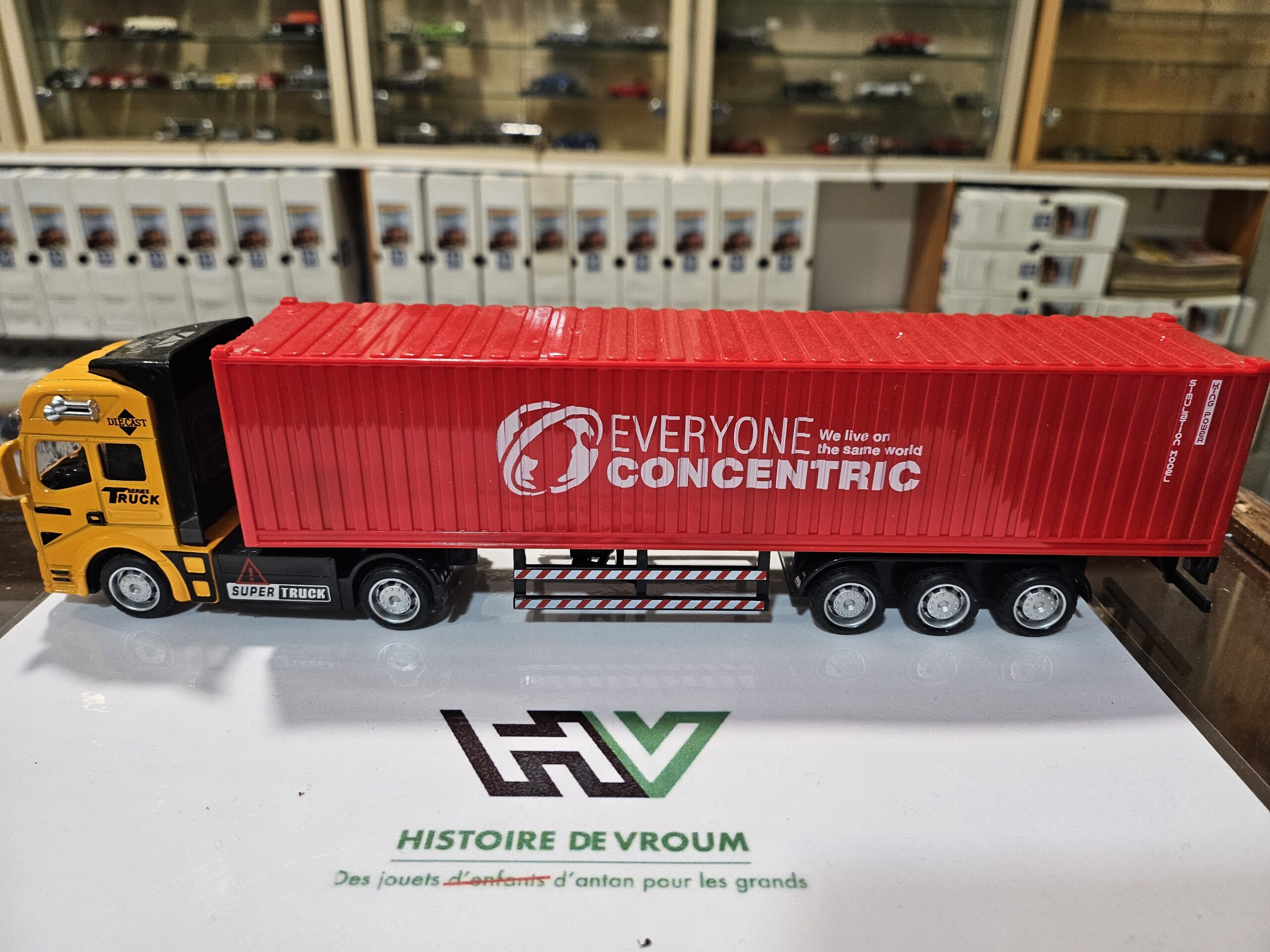 Grand Camion Remorque Conteneur Rouge "CONCENTRIC" - SUPER TRUCK