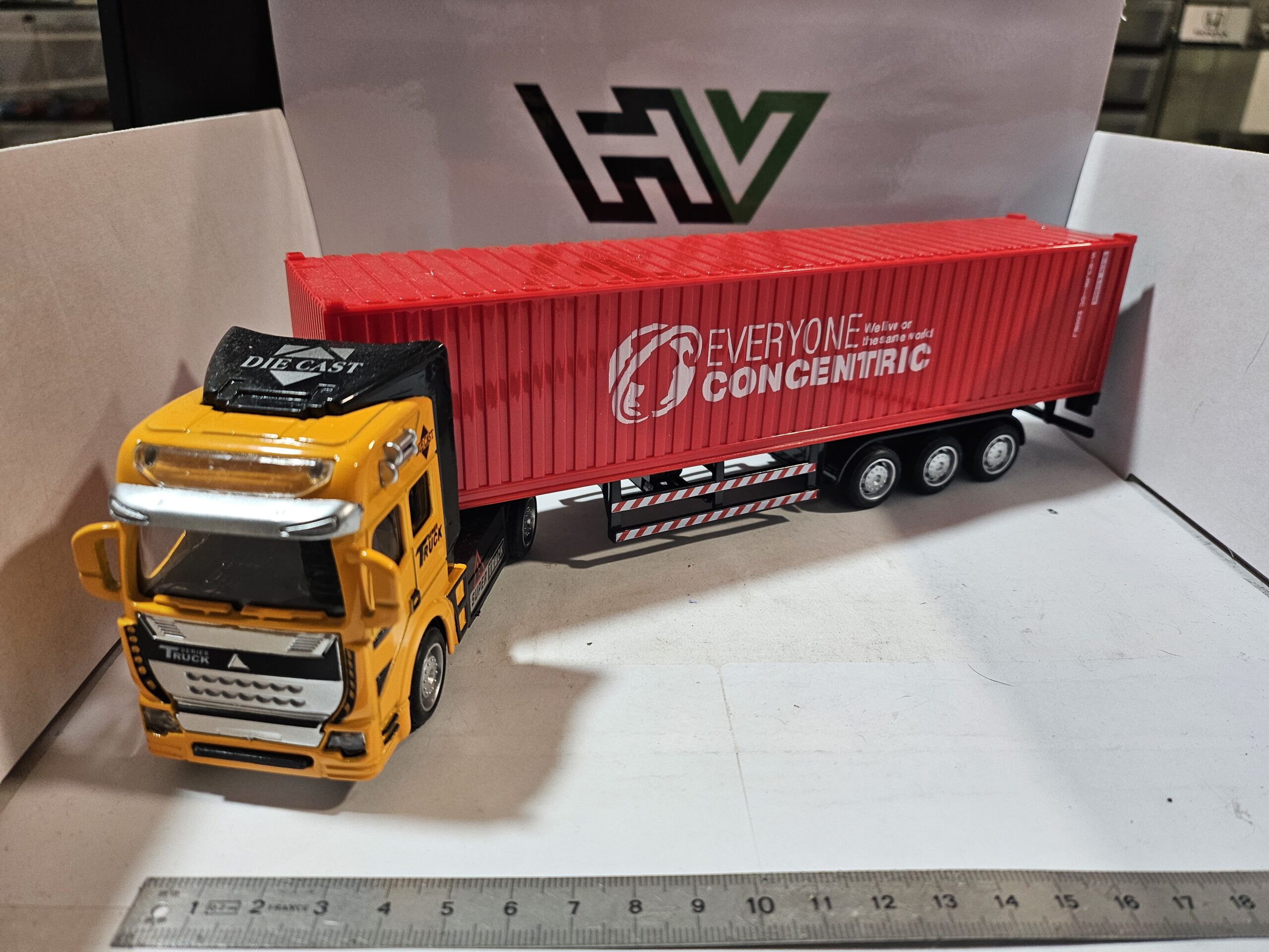 Grand Camion Remorque Conteneur Rouge "CONCENTRIC" - SUPER TRUCK – Image 5