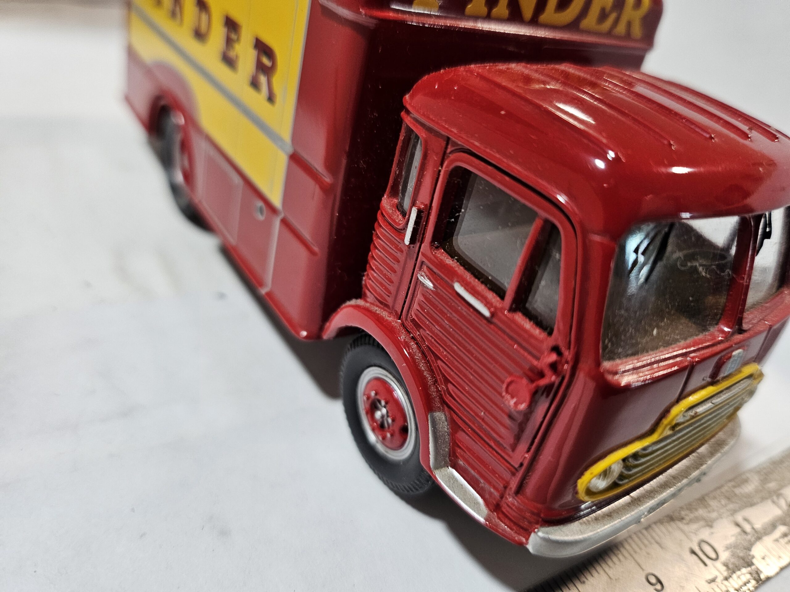 🌟 Vends : Simca Cargo "Confiserie" Cirque Pinder - Corgi Heritage (1/50e ou 1/43e) 🌟 – Image 4