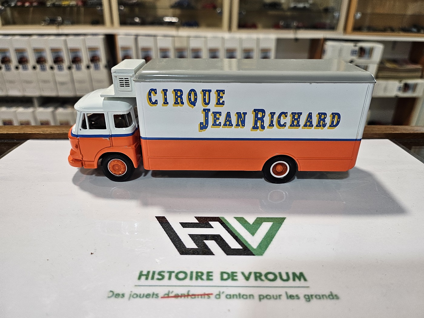 🚍 Vends : Fourgon Saviem SB2 Cirque Jean Richard - Échelle 1/43 🤡