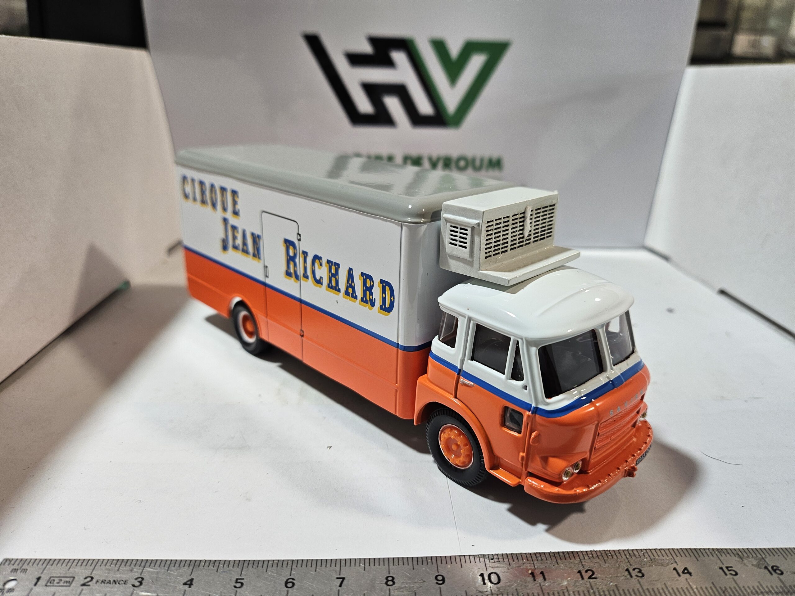 🚍 Vends : Fourgon Saviem SB2 Cirque Jean Richard - Échelle 1/43 🤡 – Image 5