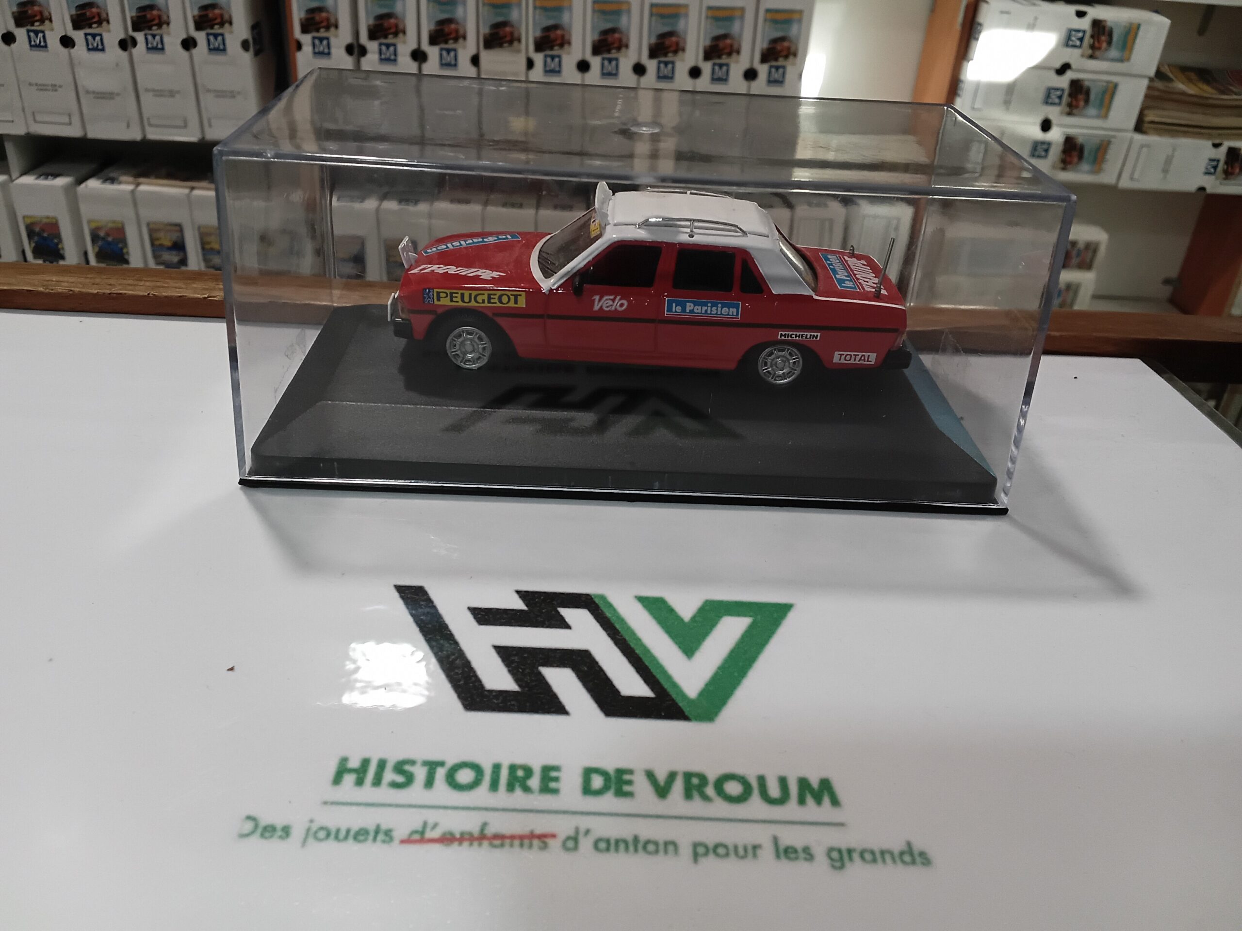 Peugeot 604 2000 Norev 1/43 "L'Equipe"