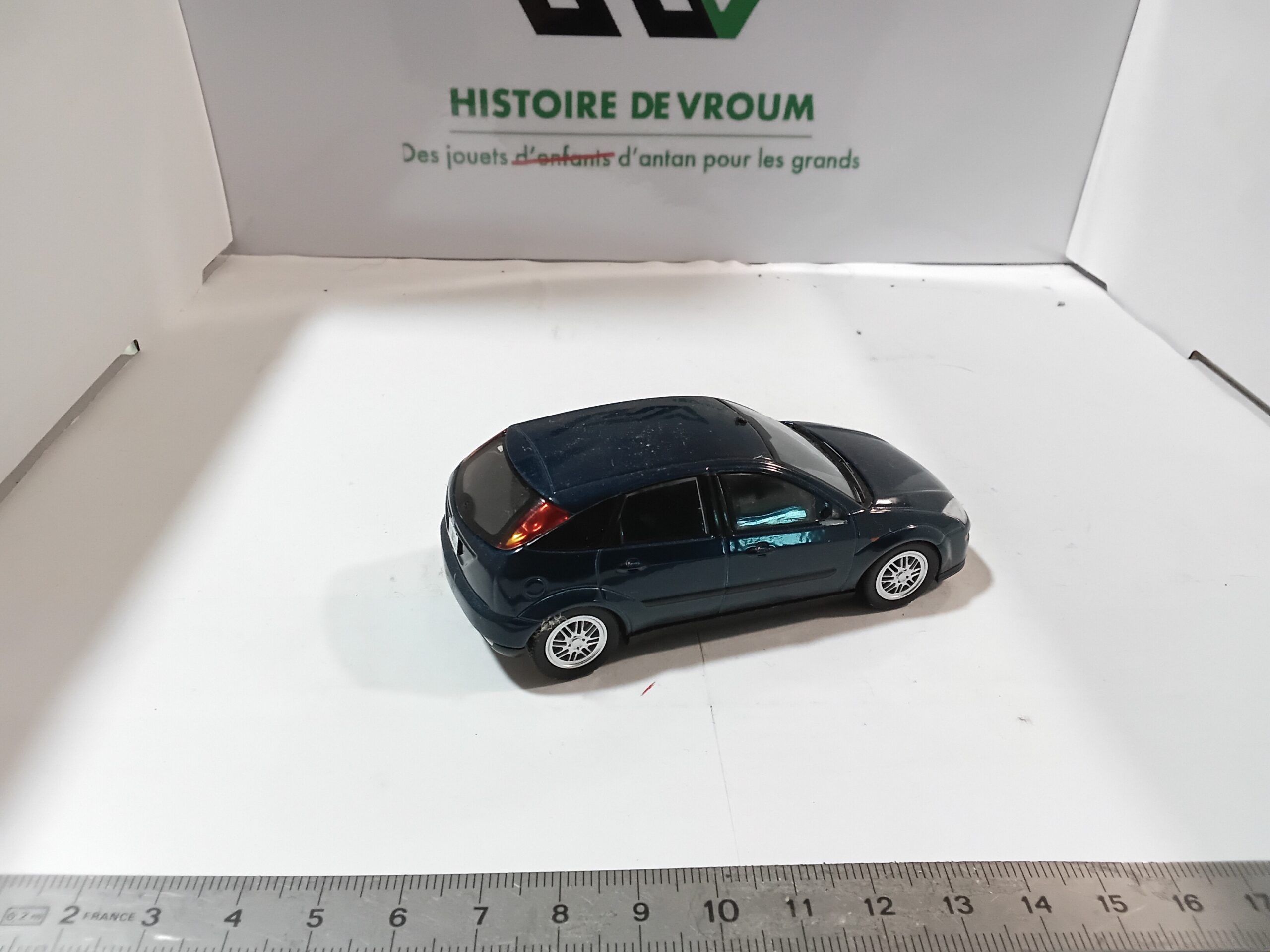 Ford Focus CLX 1/43 Bleu Foncé 1998 ( Manque rétro ) – Image 5