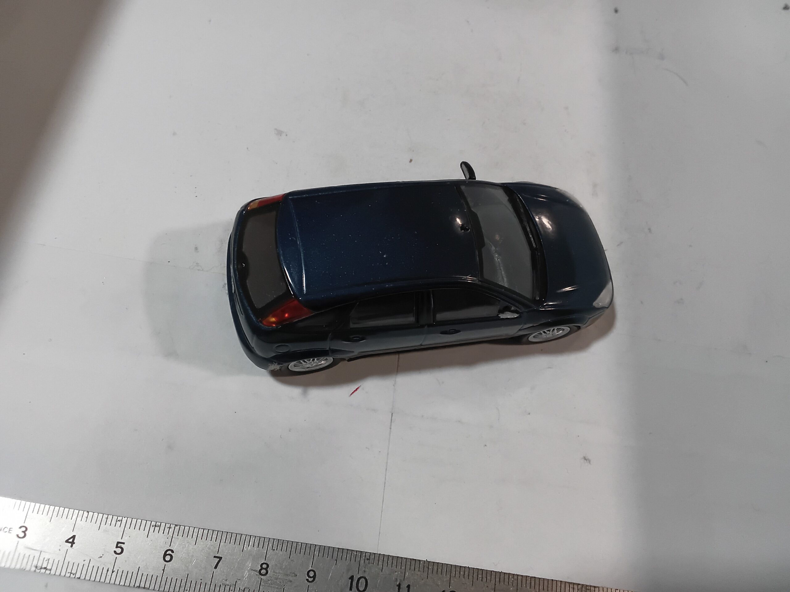 Ford Focus CLX 1/43 Bleu Foncé 1998 ( Manque rétro ) – Image 6