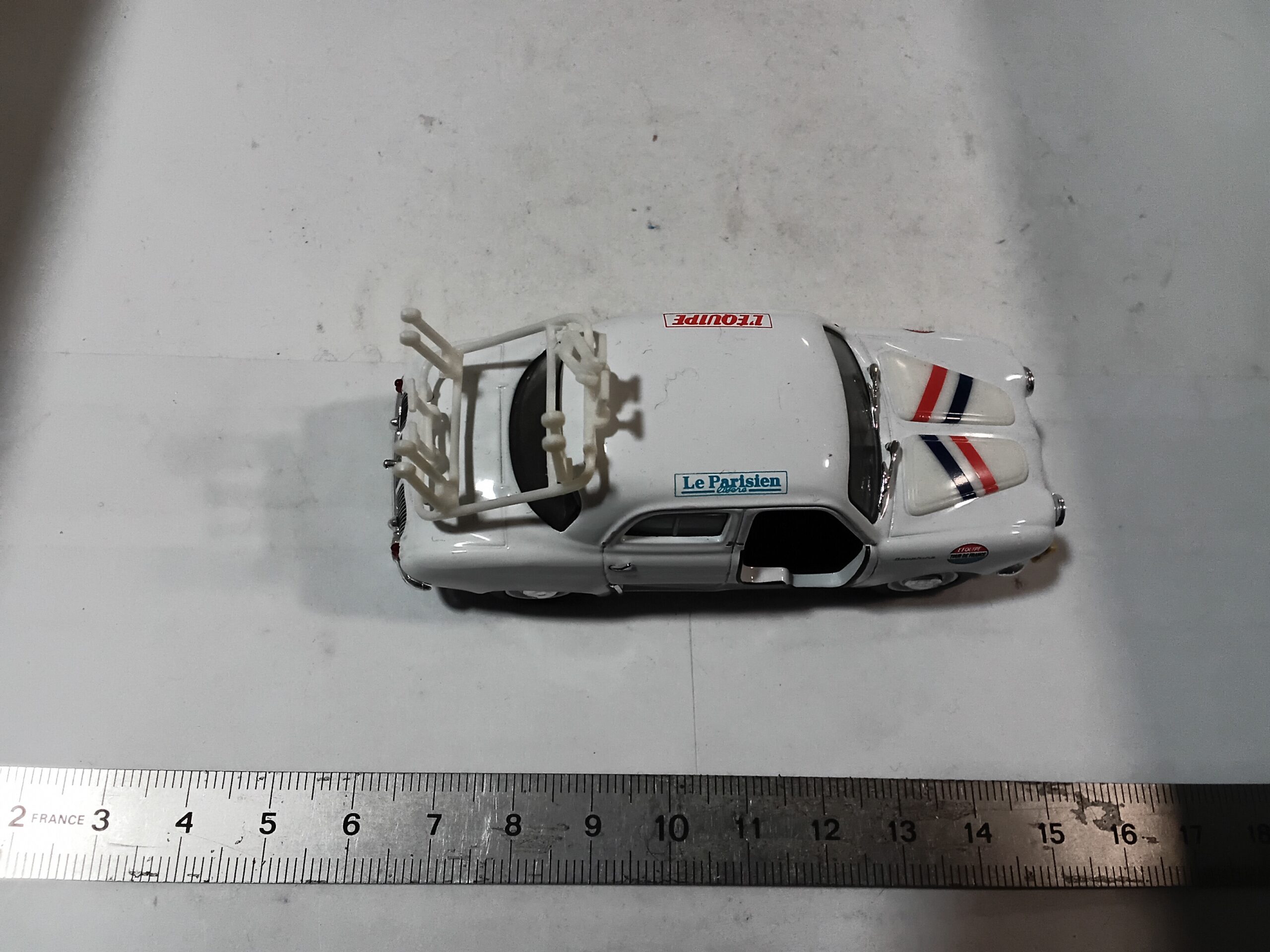 Renault Dauphine Norev 1/43 "L'Equipe" – Image 5