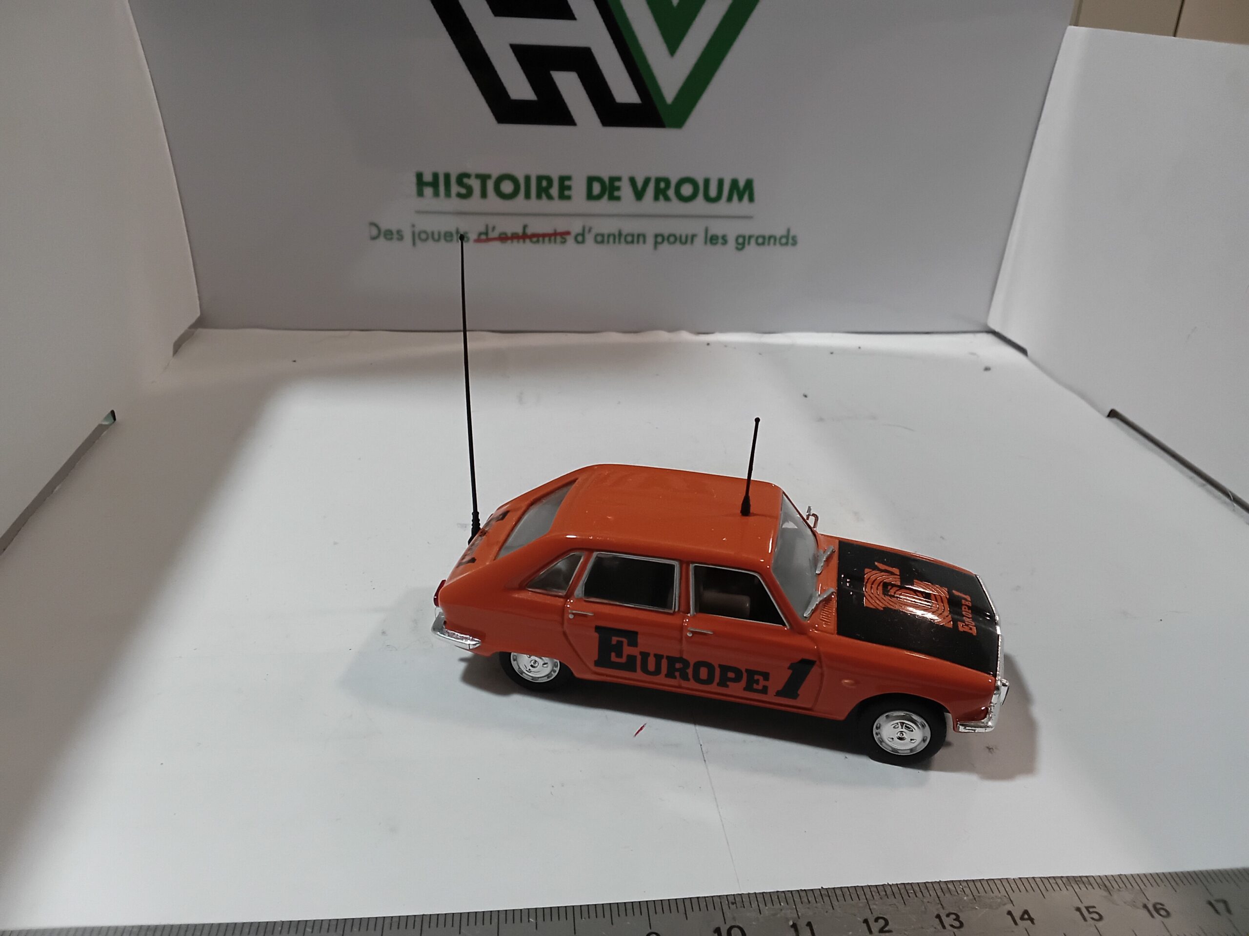 Renault 16 Orange Norev 1/43 "Europe 1" – Image 4