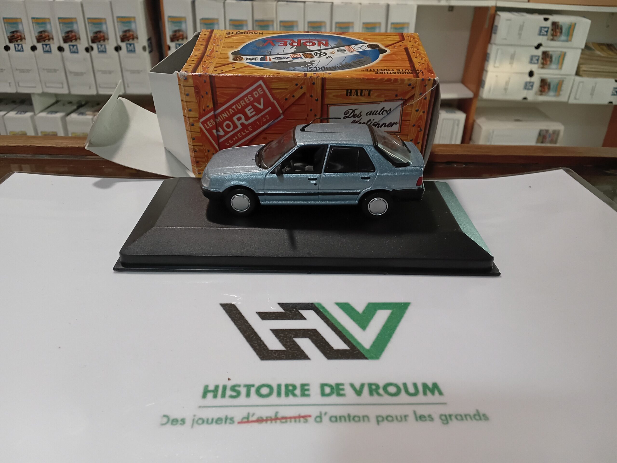 Miniature NOREV 1/43 - PEUGEOT 309 5 PORTES - Bleu Métallisé - NEUF Boîte Collection