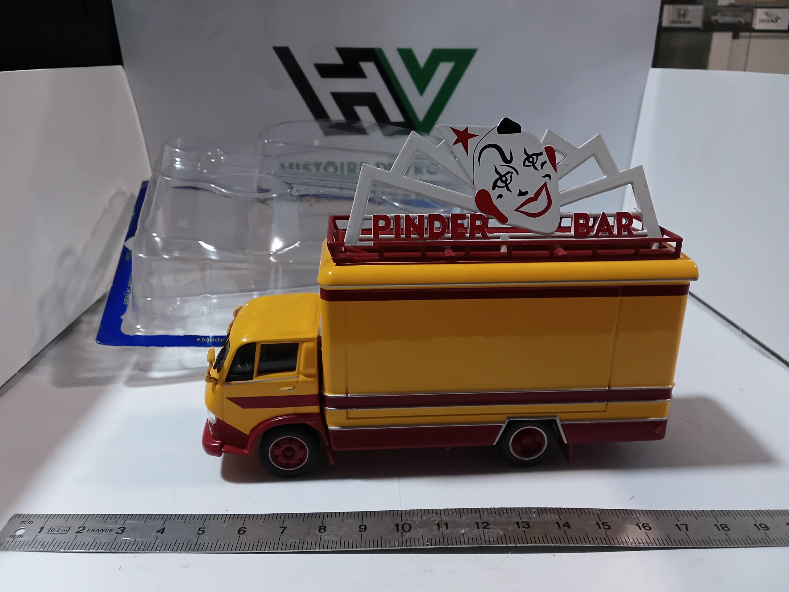 Camion Bar - Cirque Pinder 1/64 Collection
